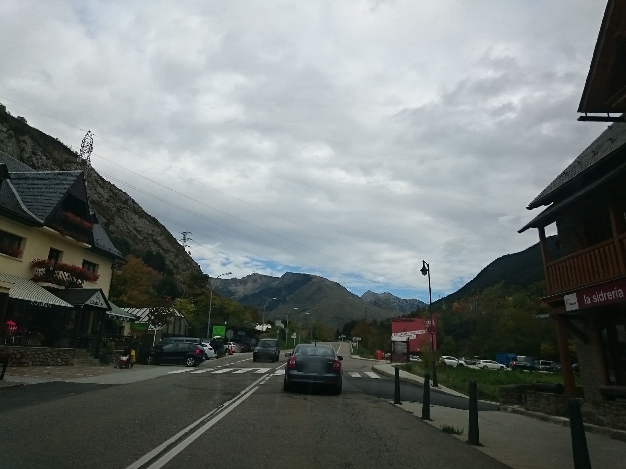 Street view near Hotel Edelweiss, Vielha