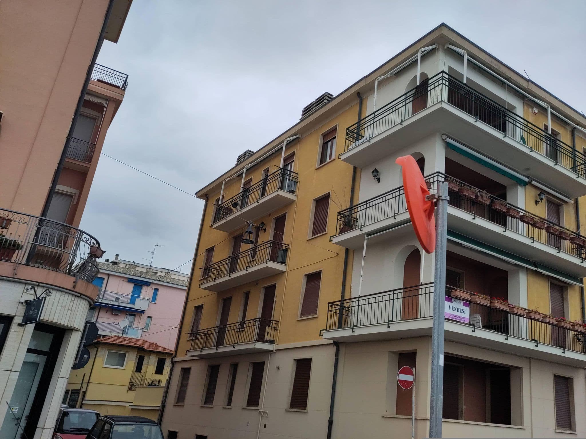 Street view near B&B Hotel Bel Sit, Alassio — © marcuscalabresus (CC BY-SA · Mapillary)