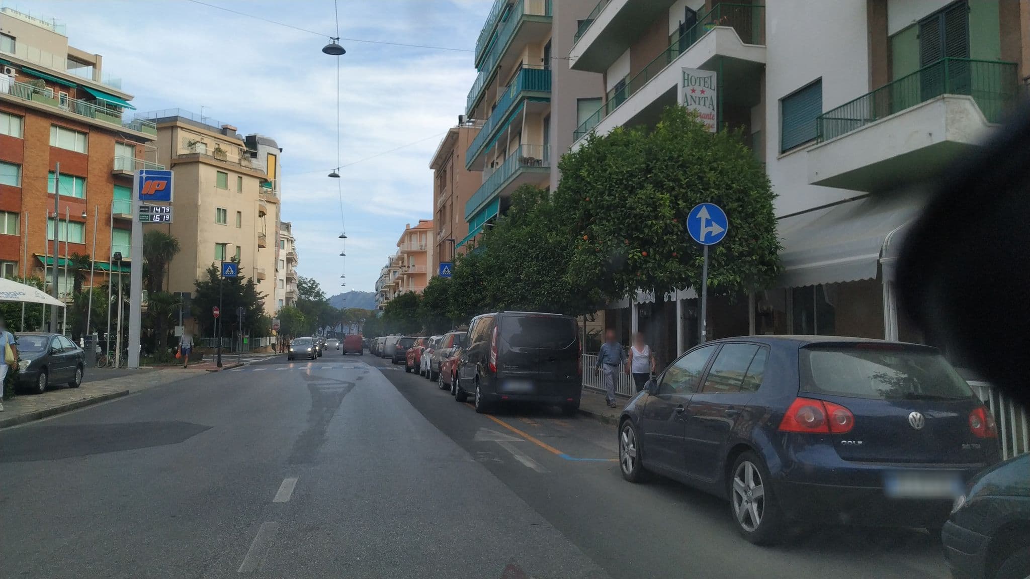 Street view near Hotel Gabbiano, Alassio — © mikki65 (CC BY-SA · Mapillary)