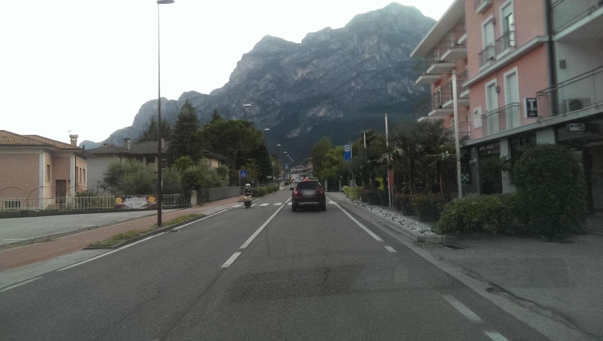 Street view near Hotel Rudy - Riva del Garda, Riva del Garda — © bufonto (CC BY-SA · Mapillary)