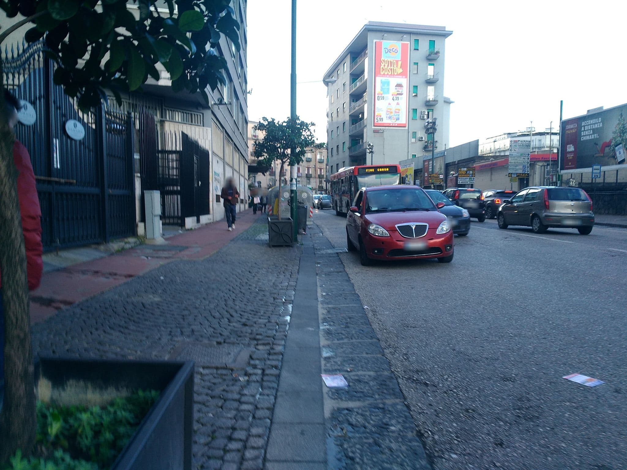 Street view near Ramada by Wyndham Naples, Naples — © leonardoa (CC BY-SA · Mapillary)