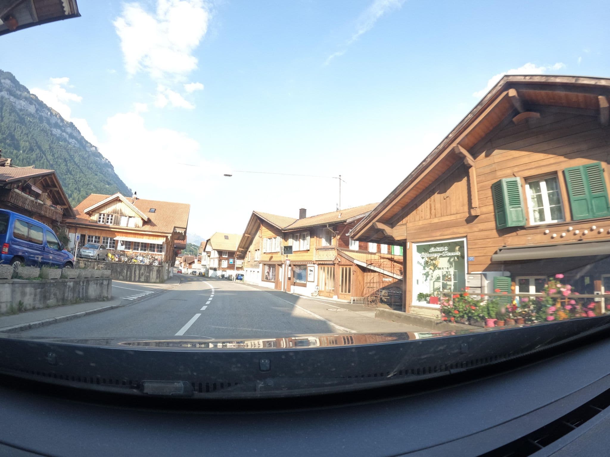 Street view near Chalet 1752, Ringgenberg — © vinisa (CC BY-SA · Mapillary)