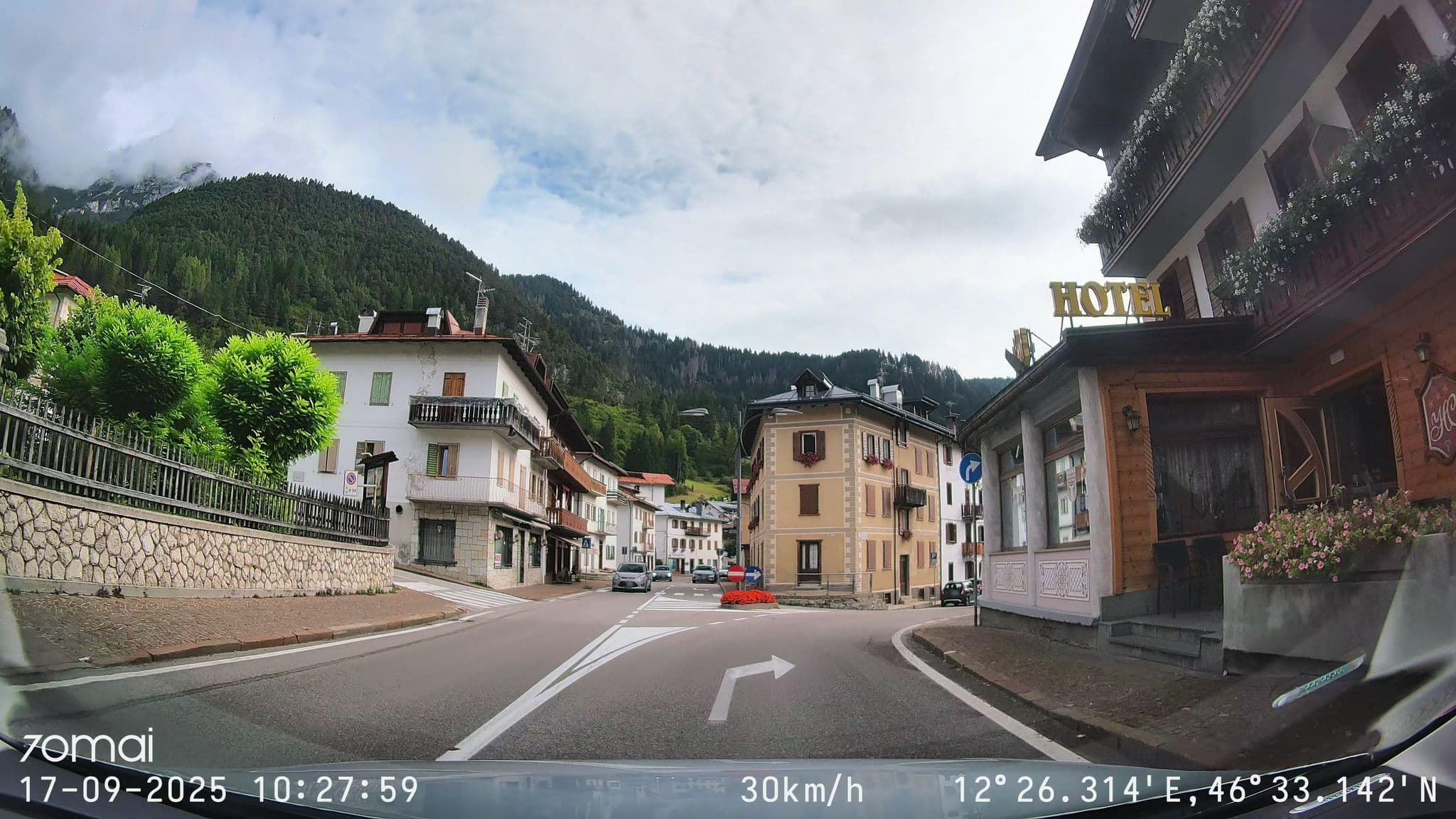 Street view near Albergo Centrale, Auronzo — © doriel (CC BY-SA · Mapillary)