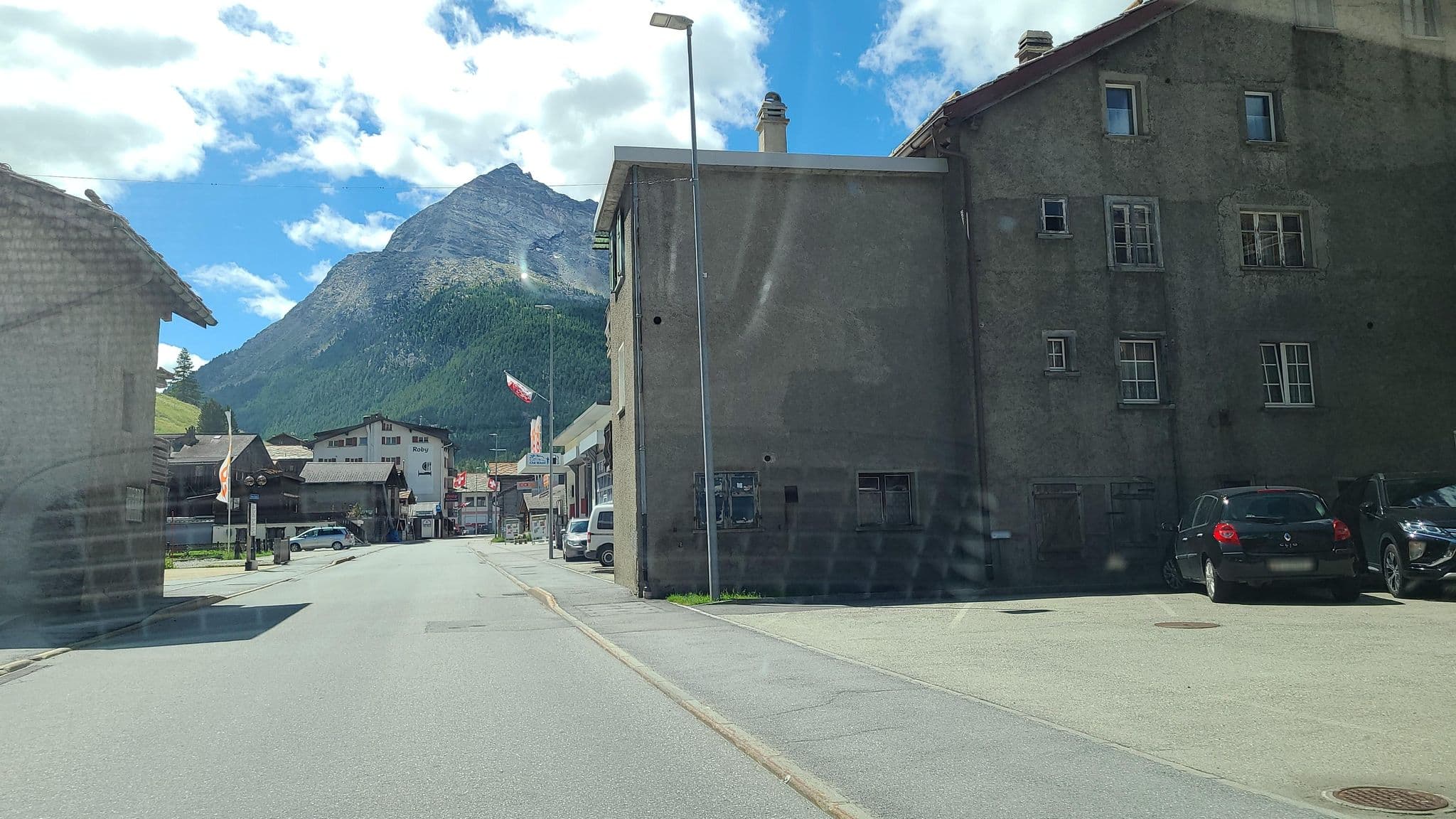 Street view near Haus Weissmies, Saas-Grund — © chrisbeddow (CC BY-SA · Mapillary)