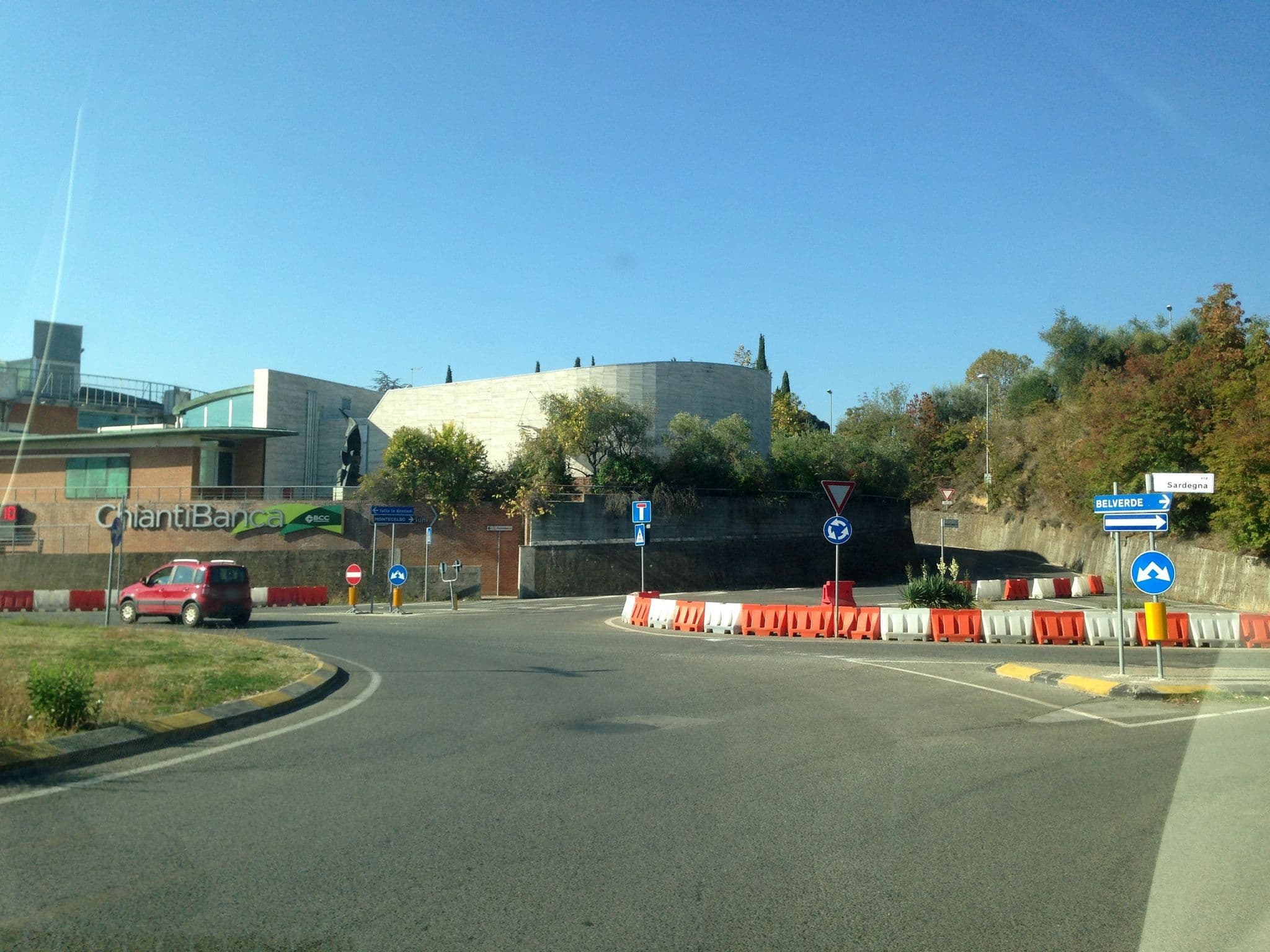 Street view near Hotel Anna Siena Nord, Belverde — © istefanos (CC BY-SA · Mapillary)