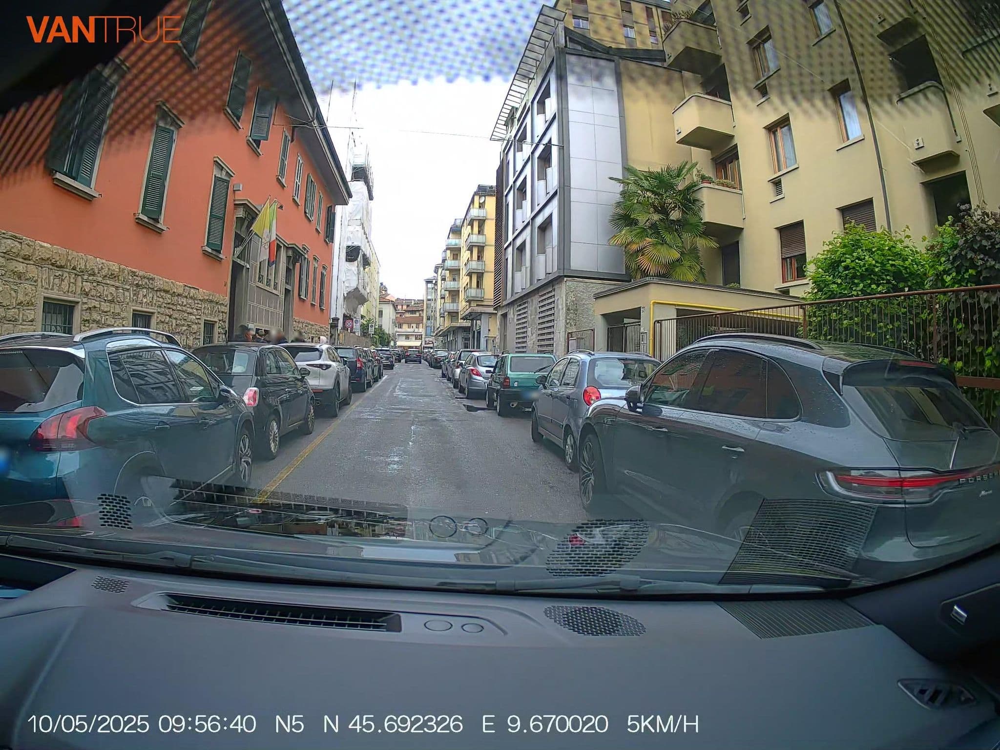 Street view near Central Hostel Bergamo, Bergamo — © renaultgt (CC BY-SA · Mapillary)