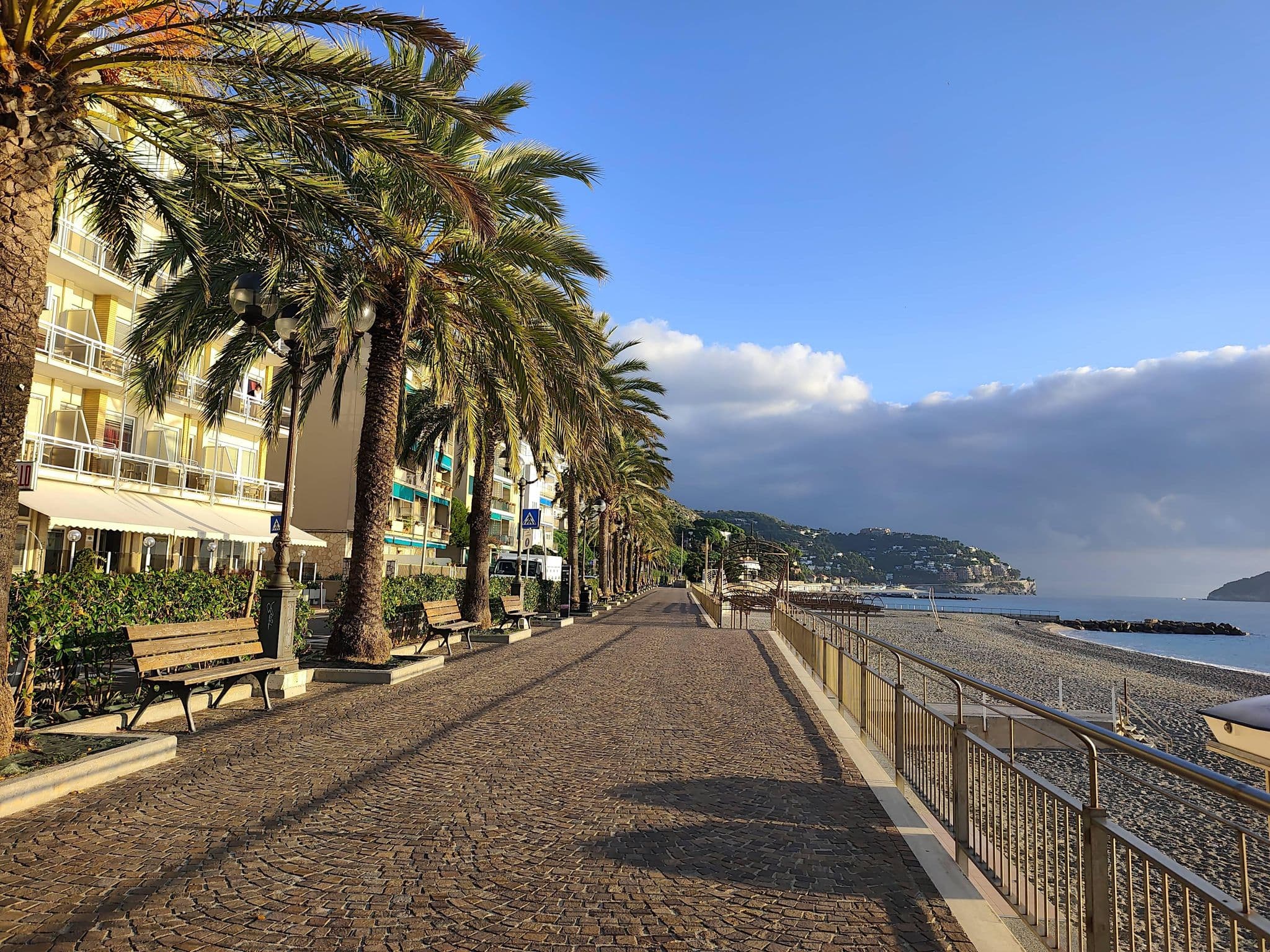 Street view near Hotel Corallo Spotorno, Spotorno — © Duro (CC BY-SA · Mapillary)