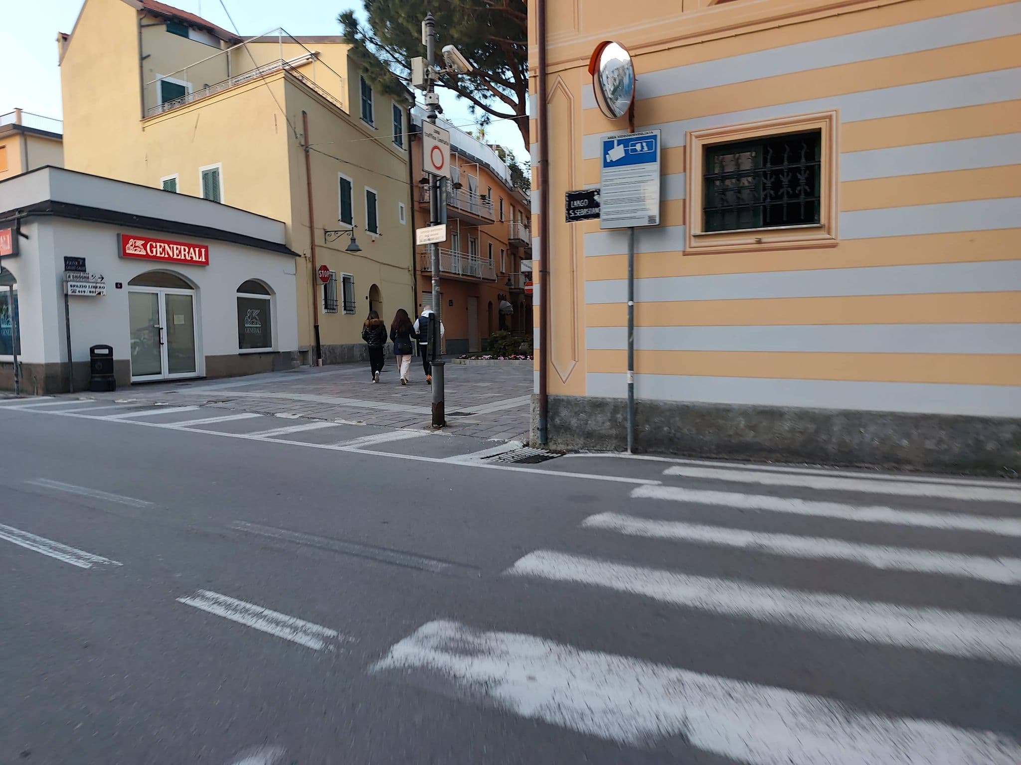 Street view near Giongo, Spotorno — © Duro (CC BY-SA · Mapillary)