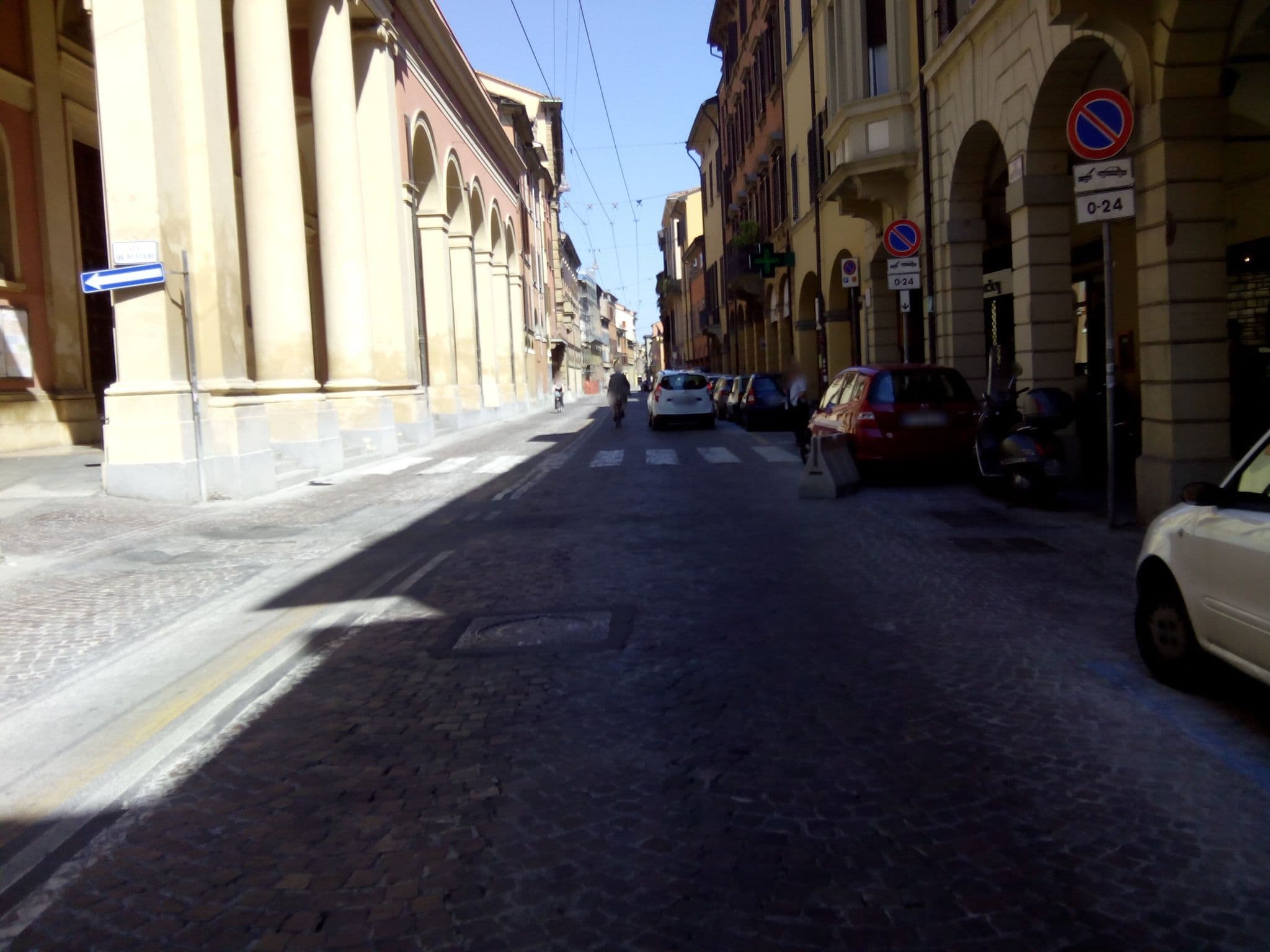 Street view near Santo Stefano Apartments - BolognaRooms, Bologna