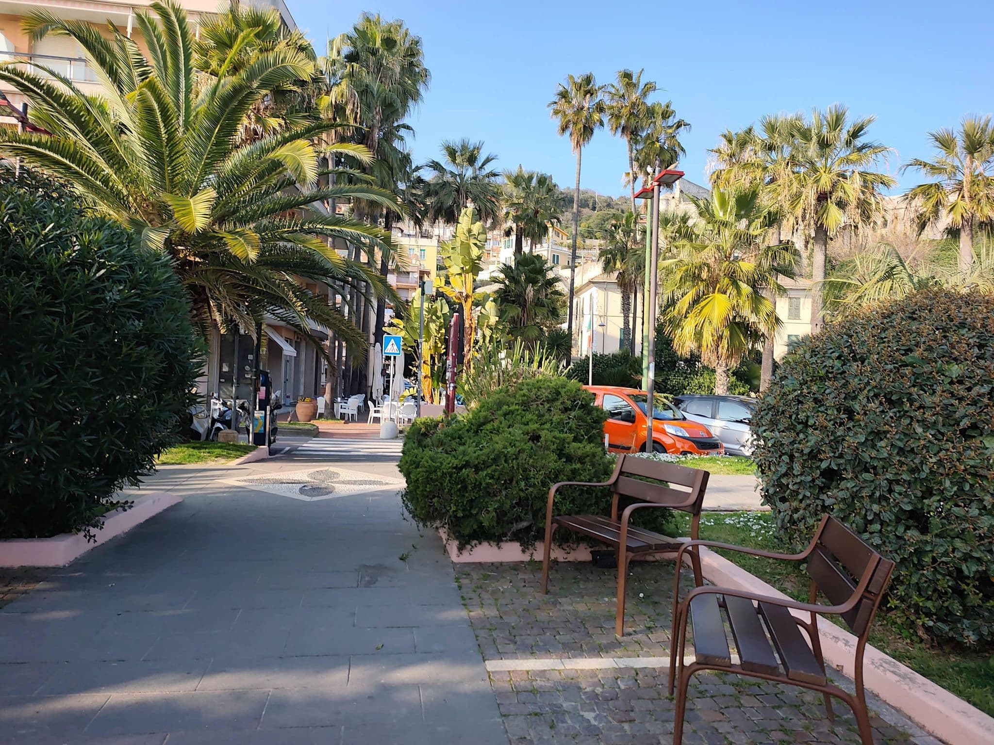Street view near Grand Hotel Moroni, Finale Ligure — © Duro (CC BY-SA · Mapillary)