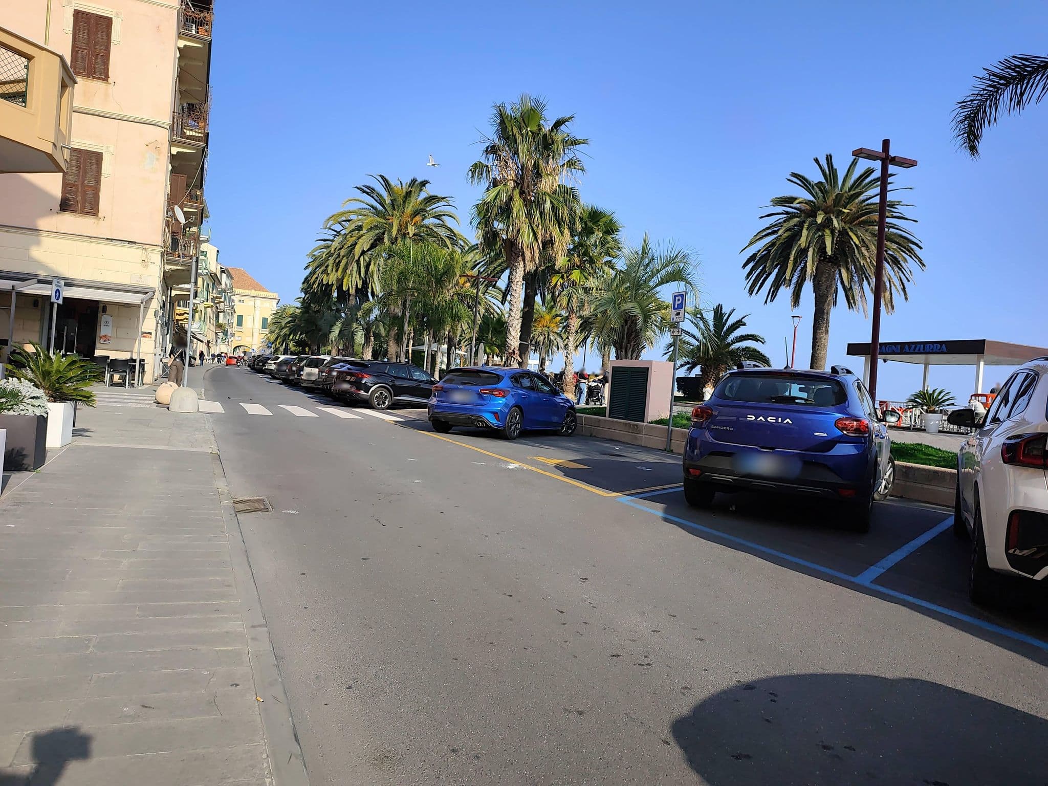 Street view near Hotel dei Fiori, Finale Ligure — © Duro (CC BY-SA · Mapillary)