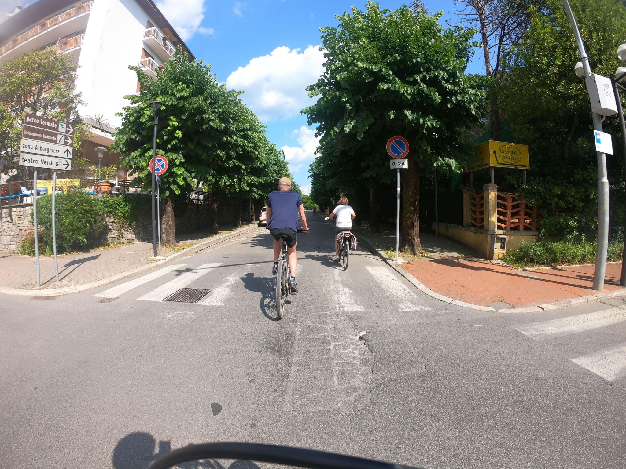 Street view near Grand Hotel Tamerici & Principe, Montecatini-Terme — © pbb (CC BY-SA · Mapillary)