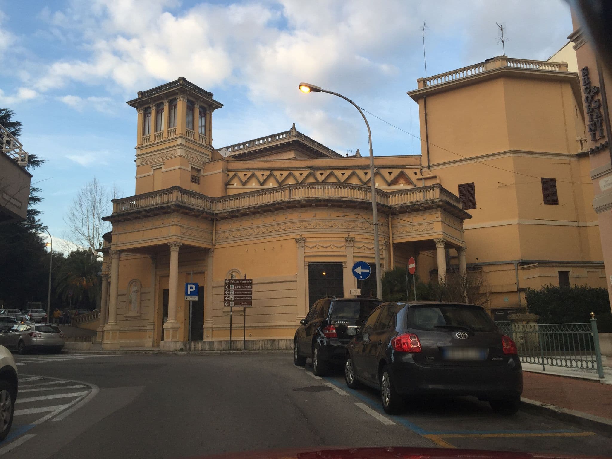 Street view near Albergo Ercolini e Savi, Montecatini-Terme — © mapillary_service (CC BY-SA · Mapillary)