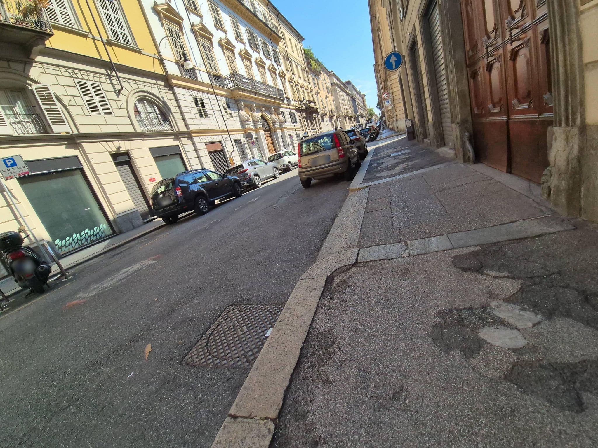 Street view near Albergo Avalon, Circoiscrizione I — © omfg_notpr (CC BY-SA · Mapillary)
