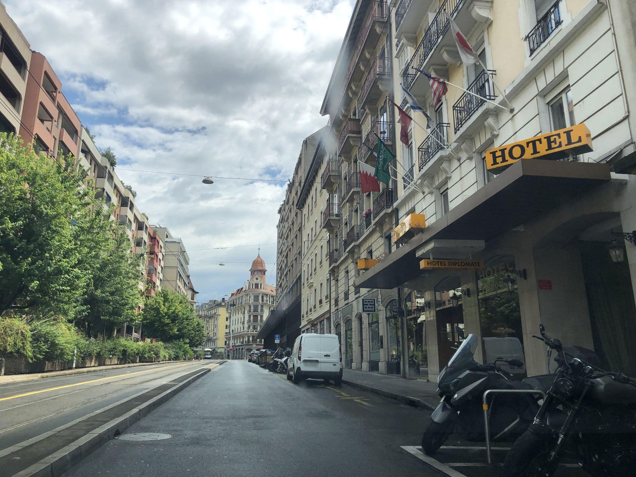 Street view near Hôtel diplomate, Geneva — © peterleth (CC BY-SA · Mapillary)