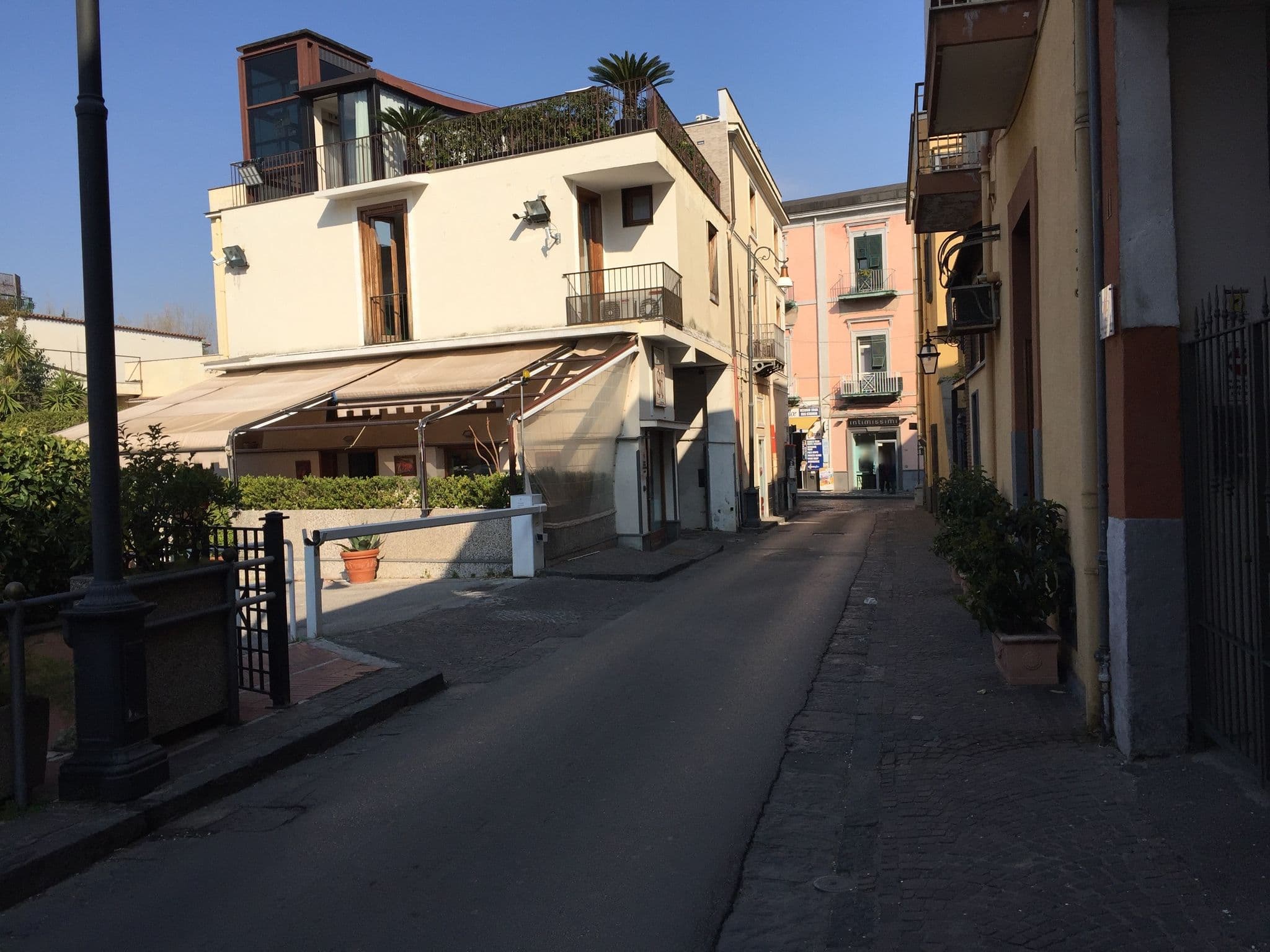 Street view near Hotel Santa Caterina, Pompei — © richlv (CC BY-SA · Mapillary)
