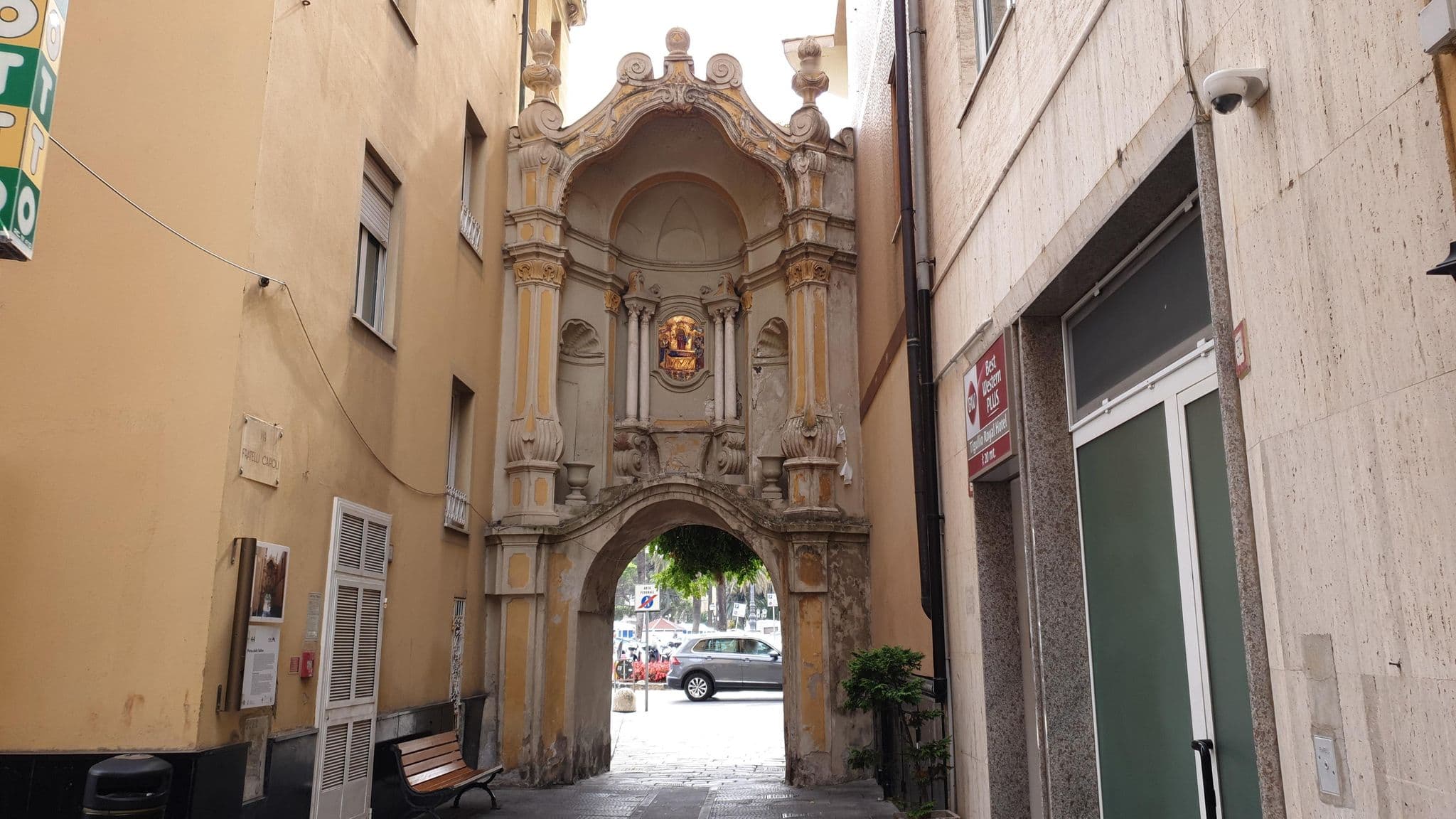 Street view near Best Western Plus Hotel Tigullio Royal, Rapallo — © jopparn (CC BY-SA · Mapillary)