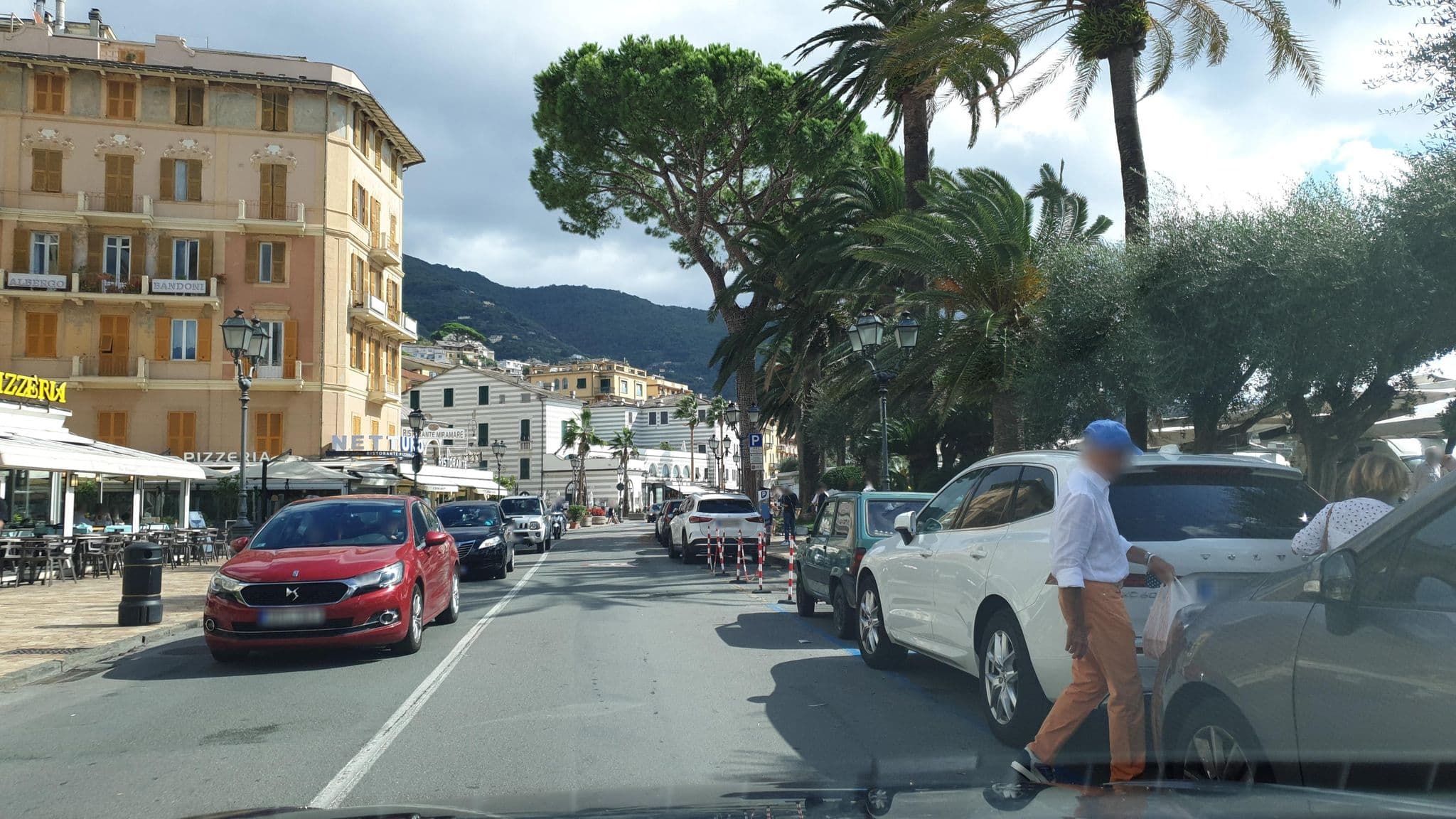 Street view near Hotel Vesuvio Rapallo, Rapallo — © jopparn (CC BY-SA · Mapillary)