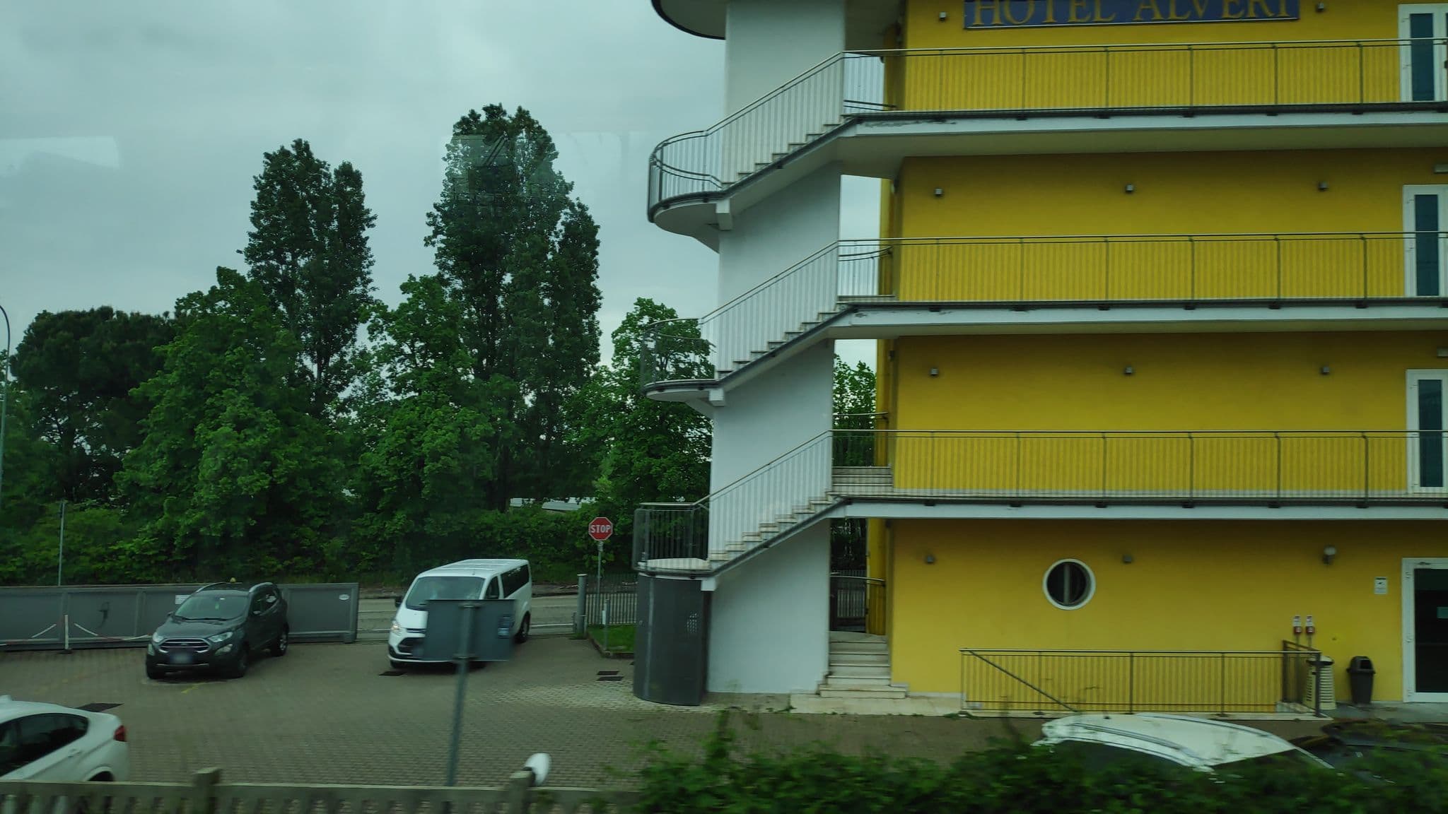 Street view near Hotel Alverì Mestre-Venezia, Mestre — © marcuscalabresus (CC BY-SA · Mapillary)