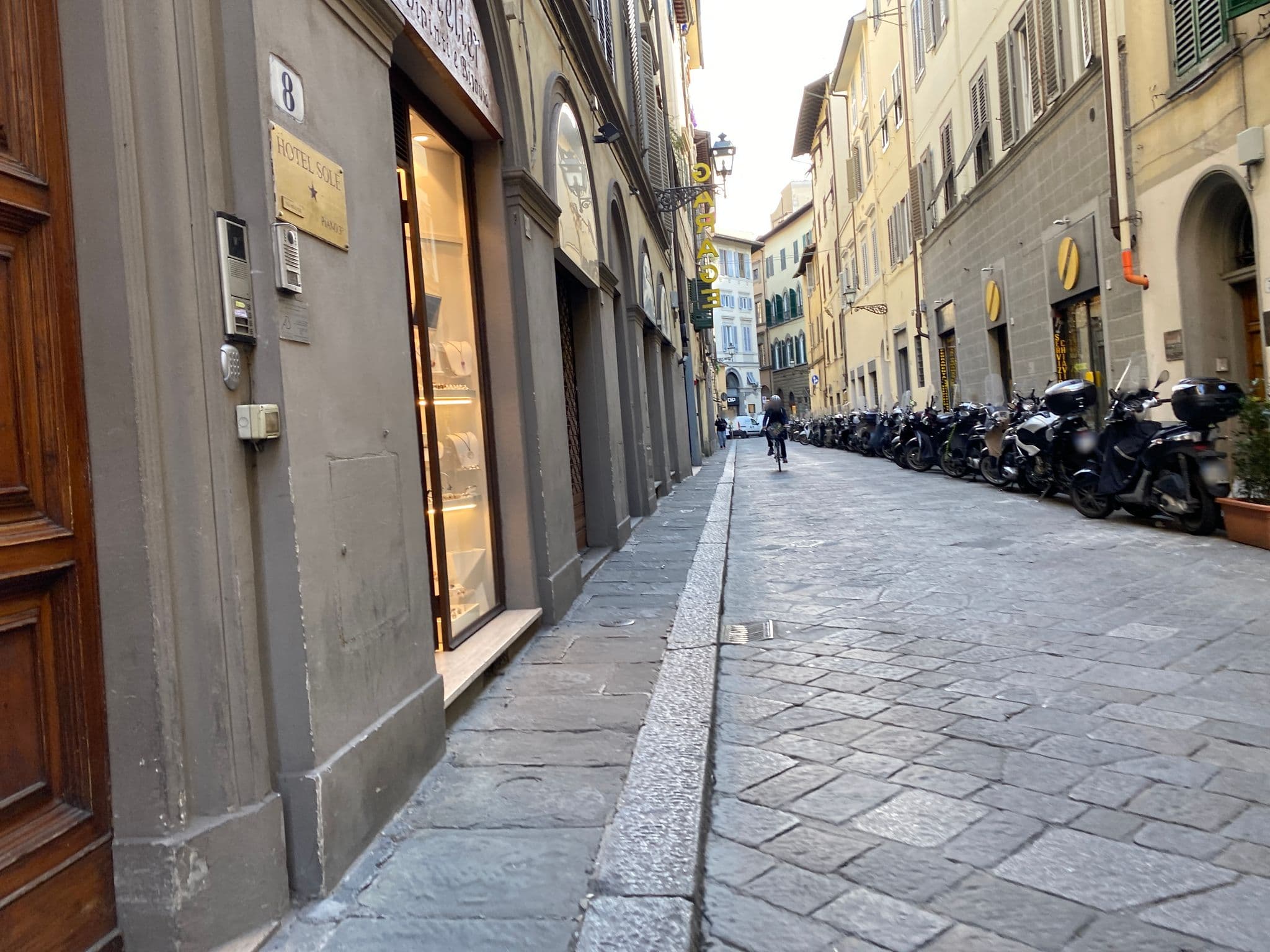Street view near Hotel 900 Toscana, Florence