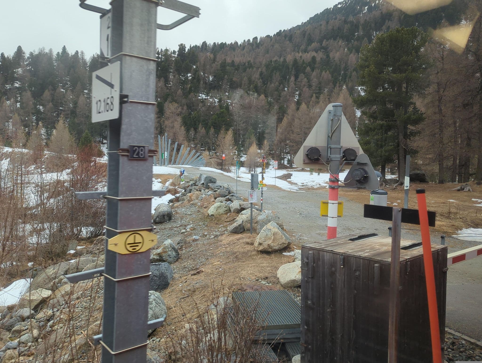 Street view near Morteratsch, Pontresina — © oeschinen (CC BY-SA · Mapillary)