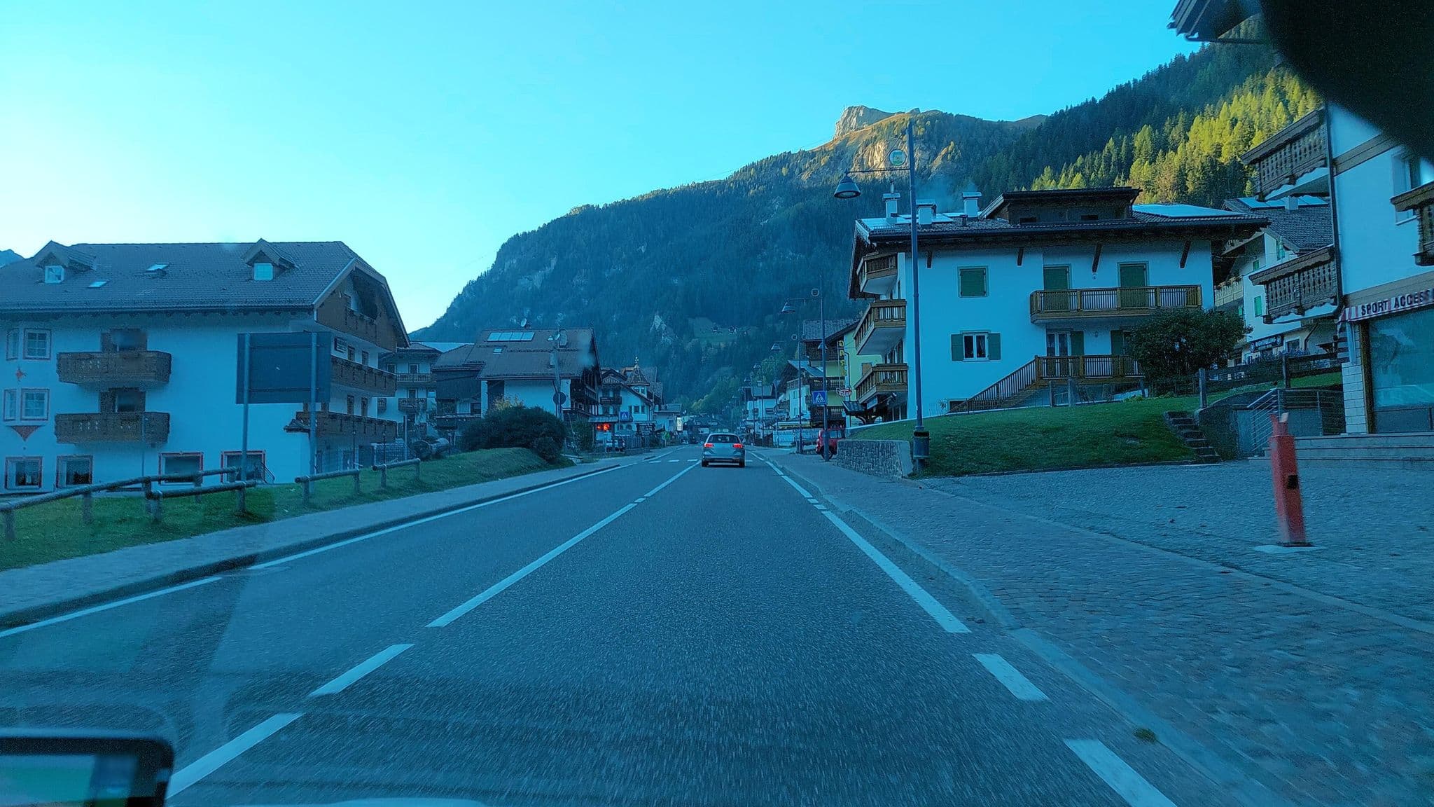 Street view near Hotel Pareda, Canazei