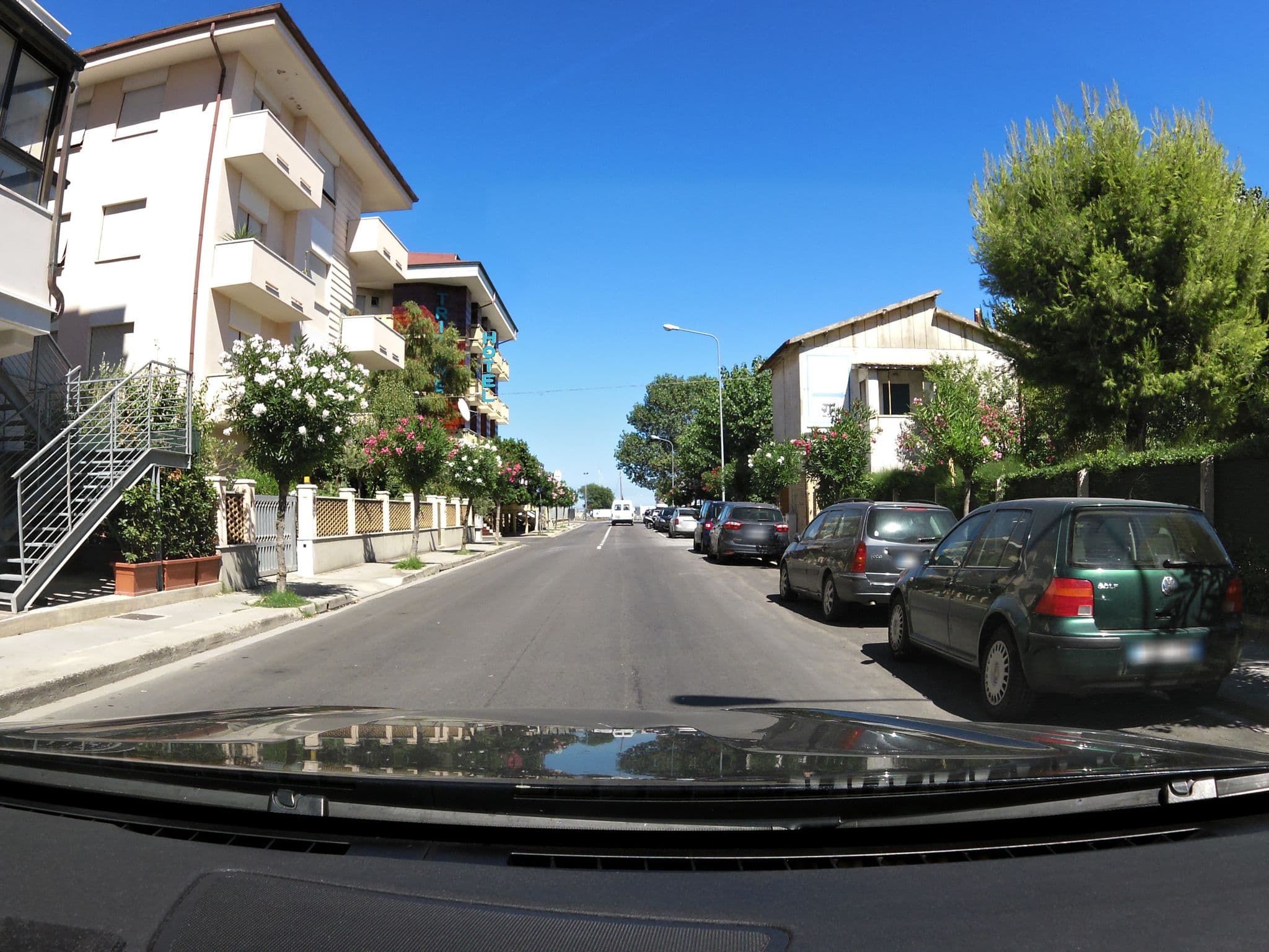 Street view near Hotel Riviera, Porto San Giorgio — © czmrtn (CC BY-SA · Mapillary)