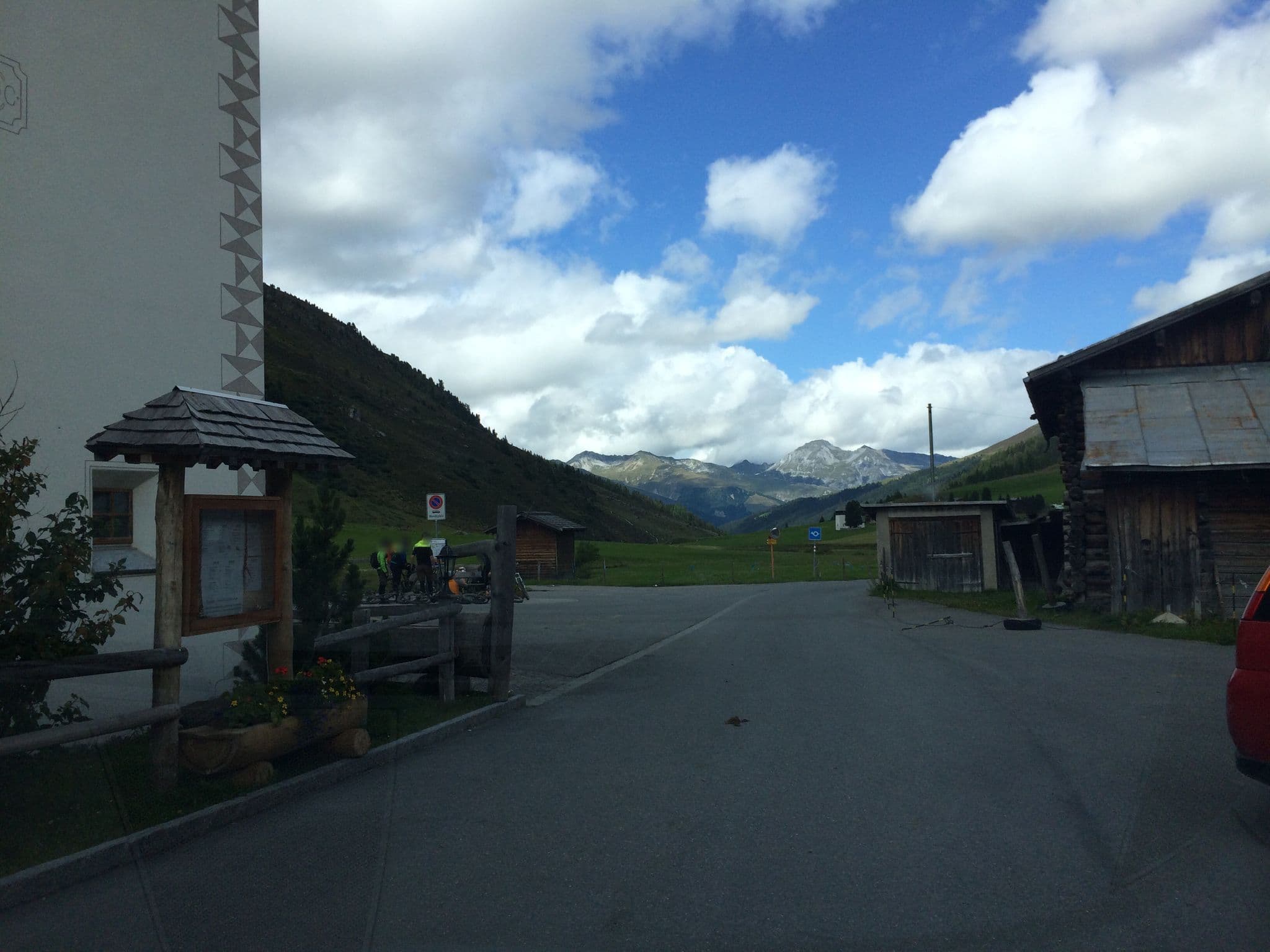 Street view near Walserhuus, Davos — © jan_solem (CC BY-SA · Mapillary)