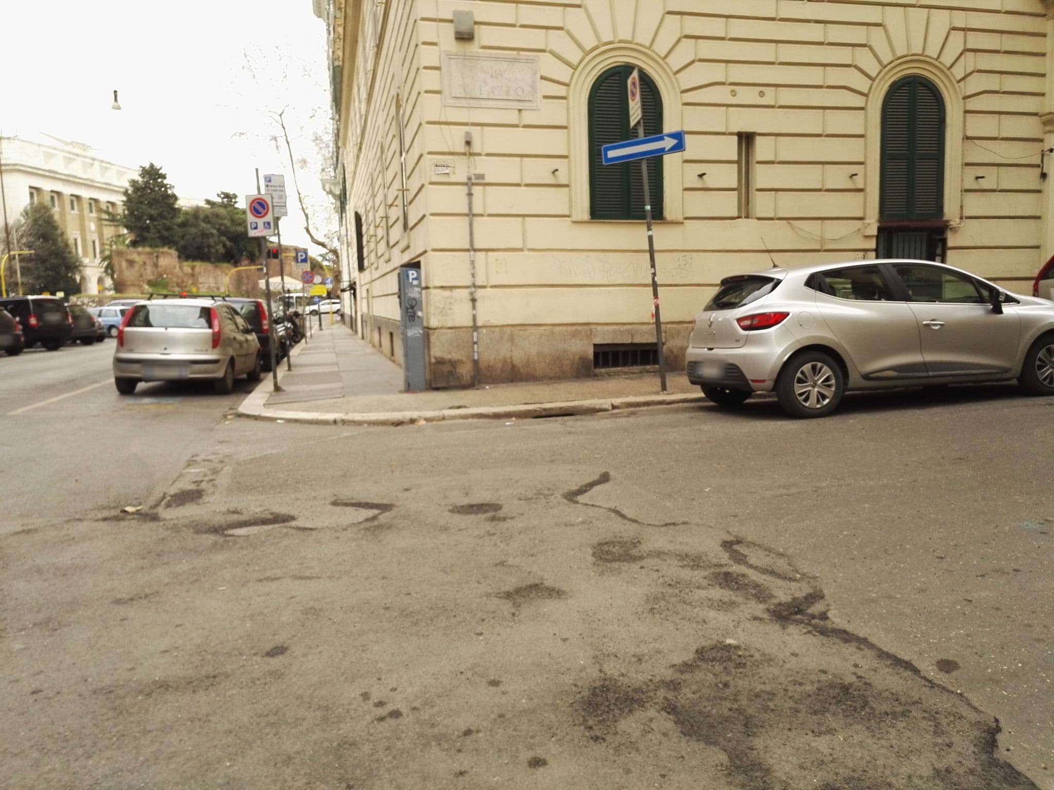 Street view near Hotel Ventura, Castro Pretorio