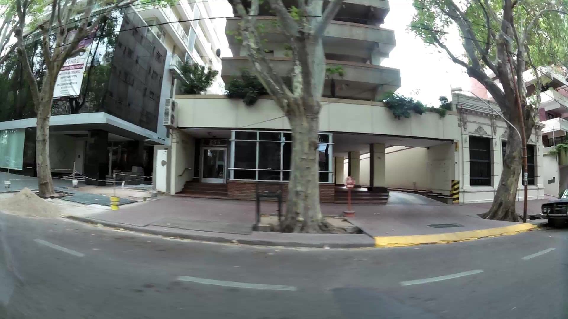 Street view near Hospedaje Oriente, Mendoza