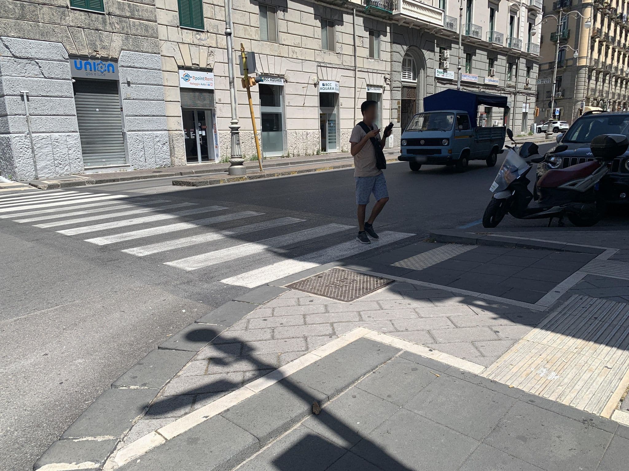 Street view near Relais Vittorio Veneto - Leading Suites, Salerno — © robot8a (CC BY-SA · Mapillary)