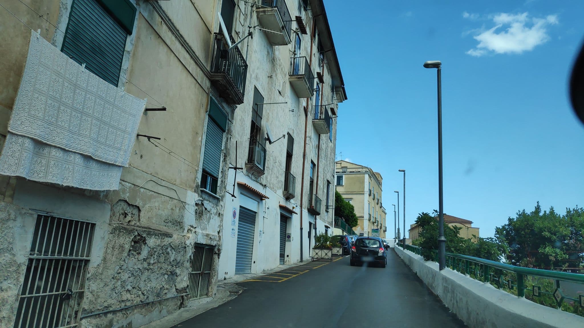 Street view near Apple Lemonade B&B, Vietri sul Mare — © marcuscalabresus (CC BY-SA · Mapillary)