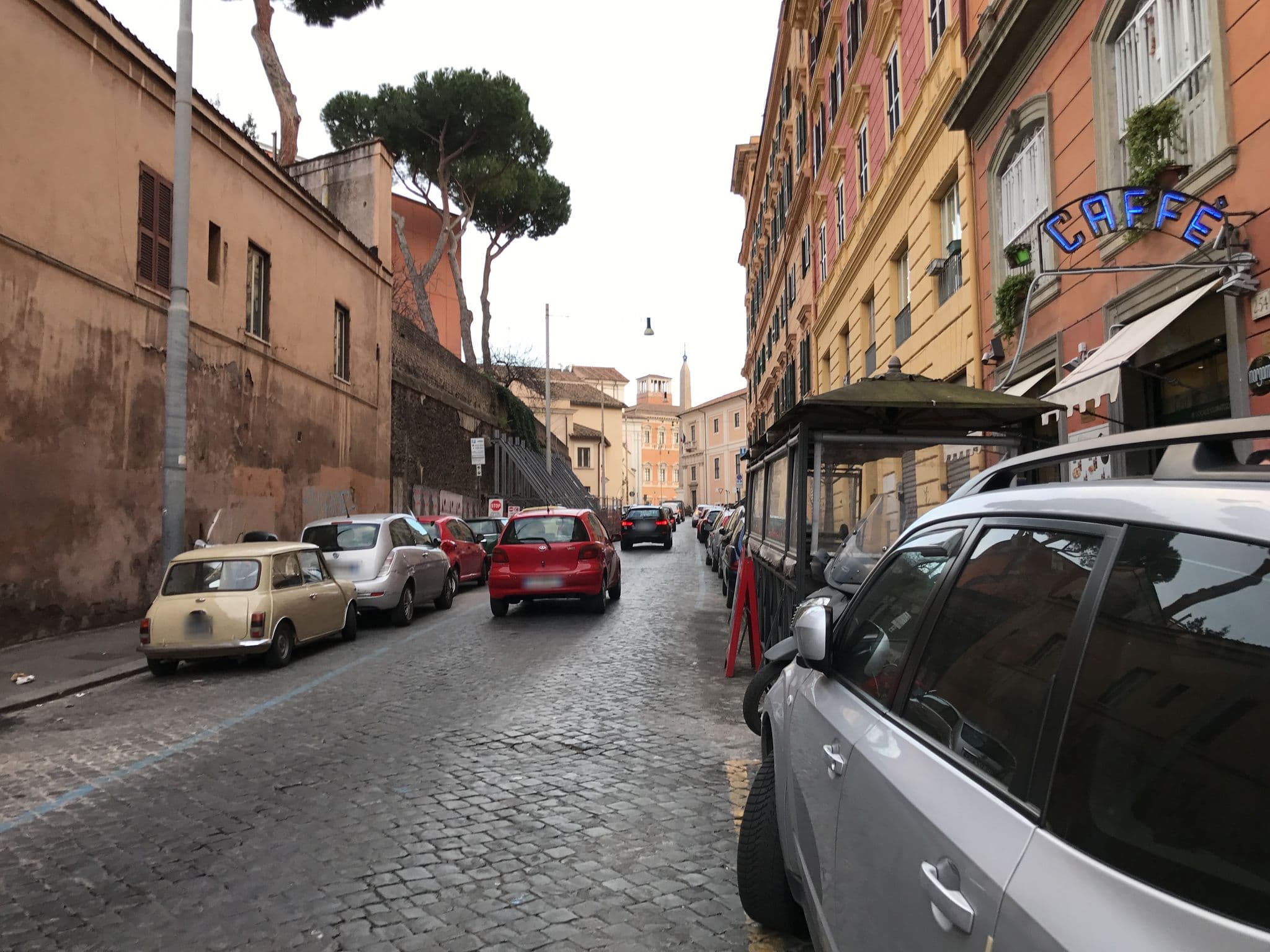 Street view near 4 Coronati, Celio — © fundacja_geolife (CC BY-SA · Mapillary)