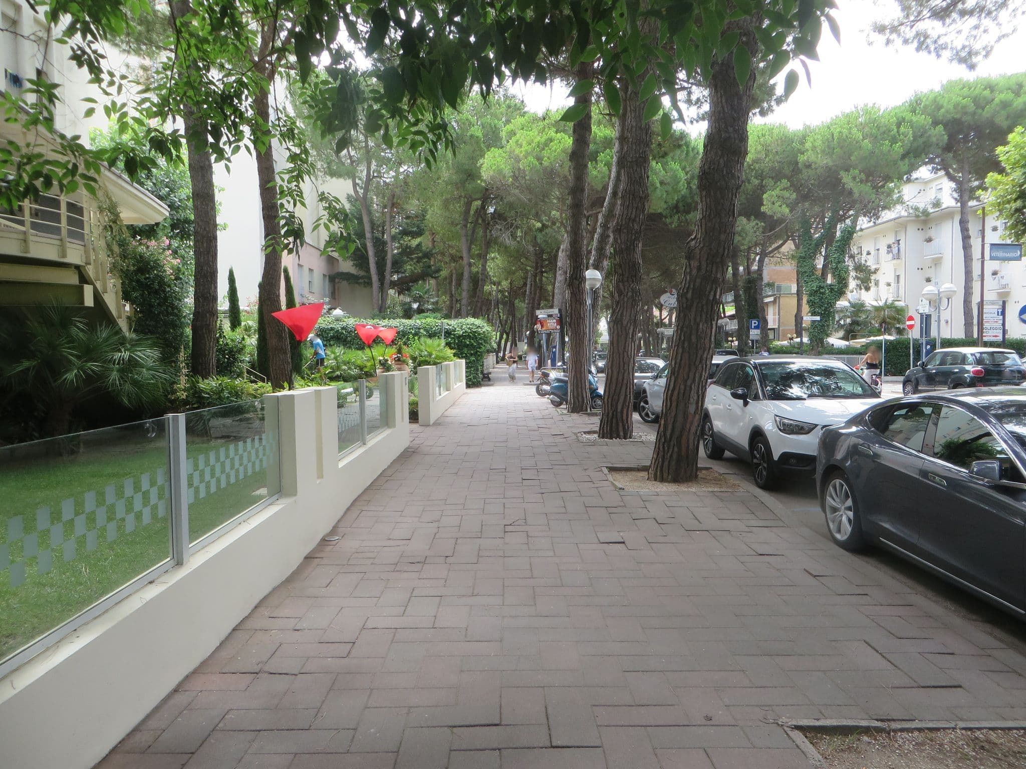 Street view near Hotel 4 stelle Milano Marittima all inclusive Saraceno spiaggia privata piscina al sale riscaldata parcheggio, Milano Marittima