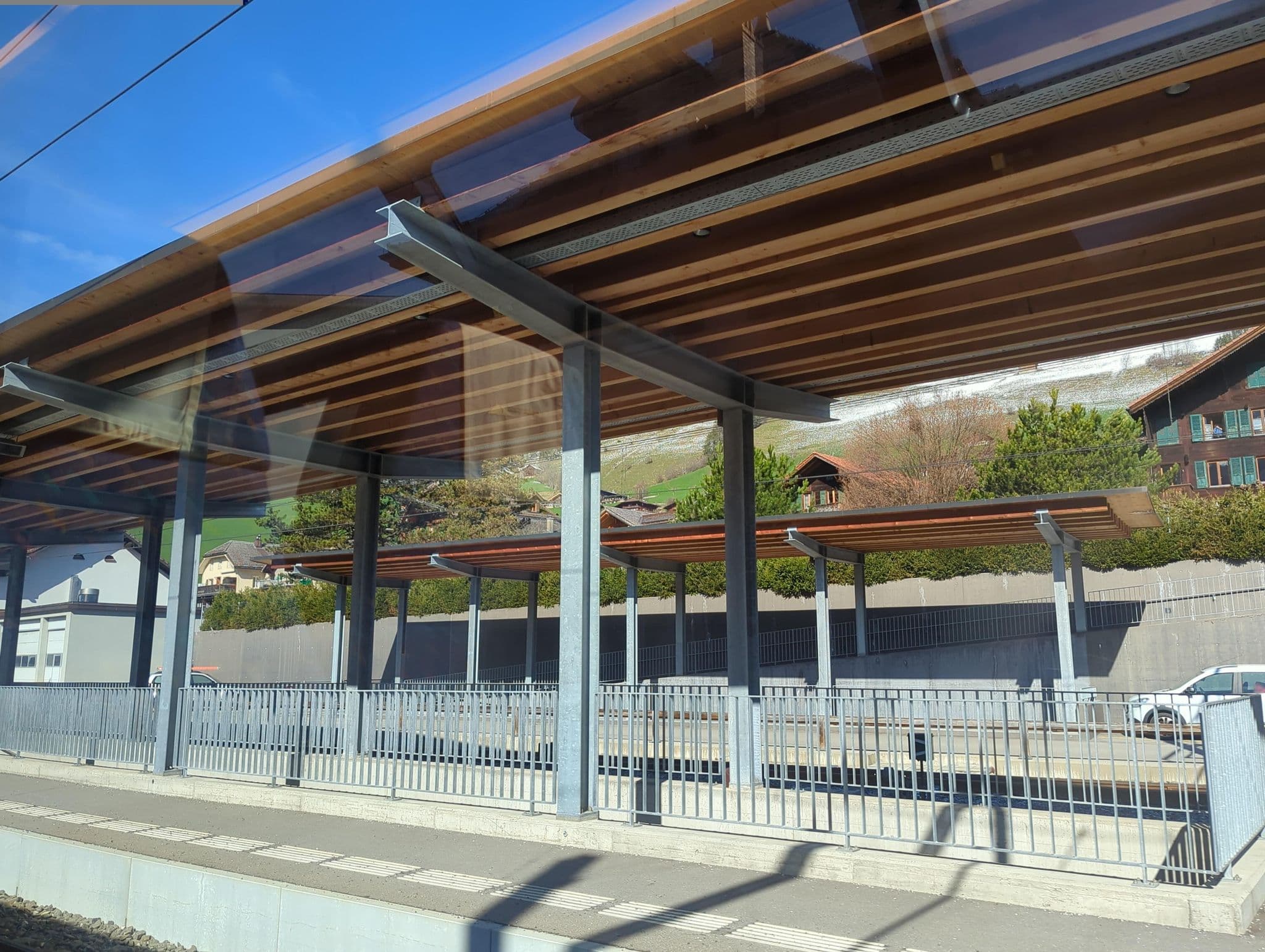 Street view near Buffet de la Gare, Château-d'Oex — © oeschinen (CC BY-SA · Mapillary)