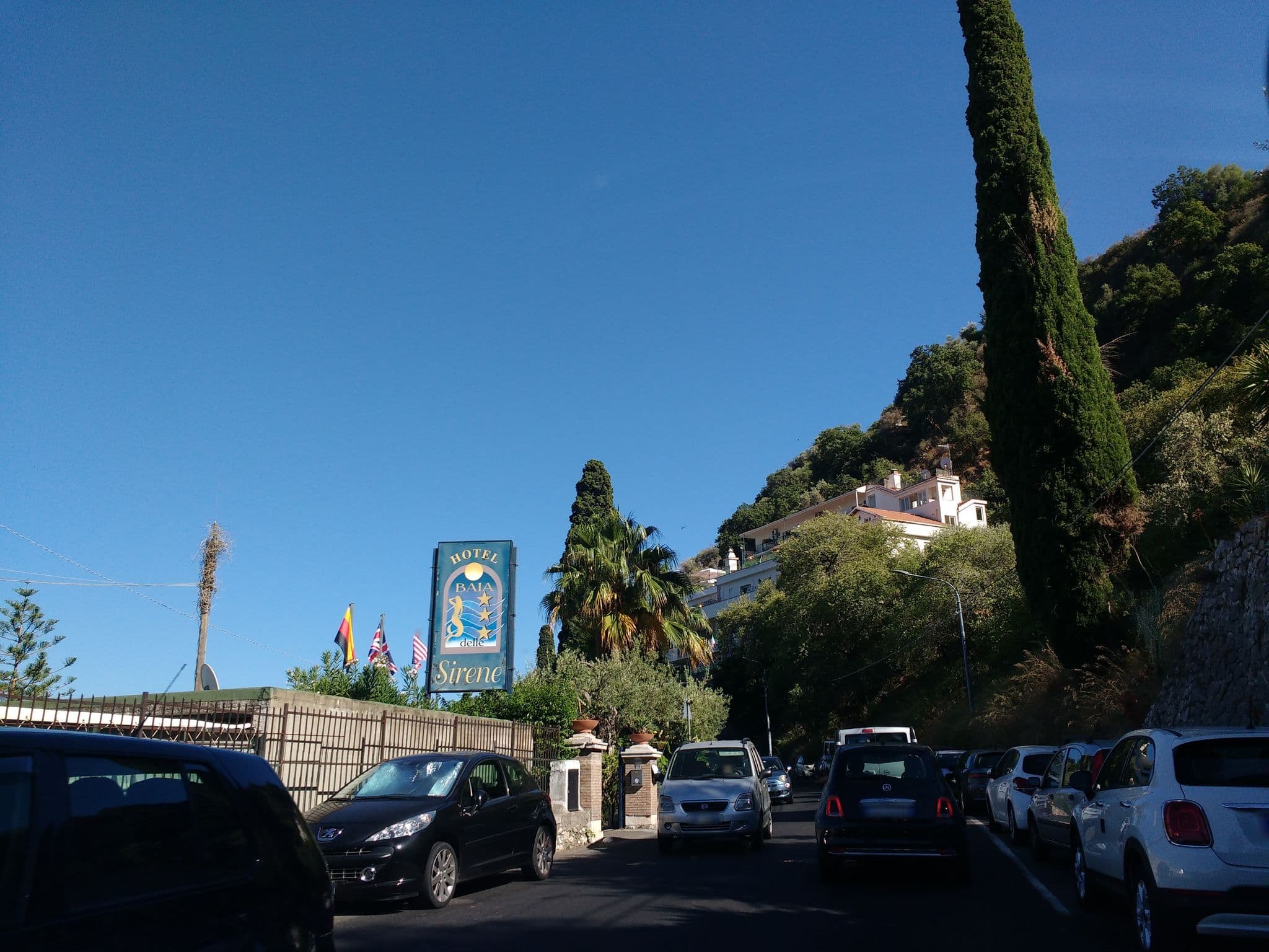 Street view near Hotel Baia delle Sirene - Taormina Mare - con spiaggia privata, Taormina