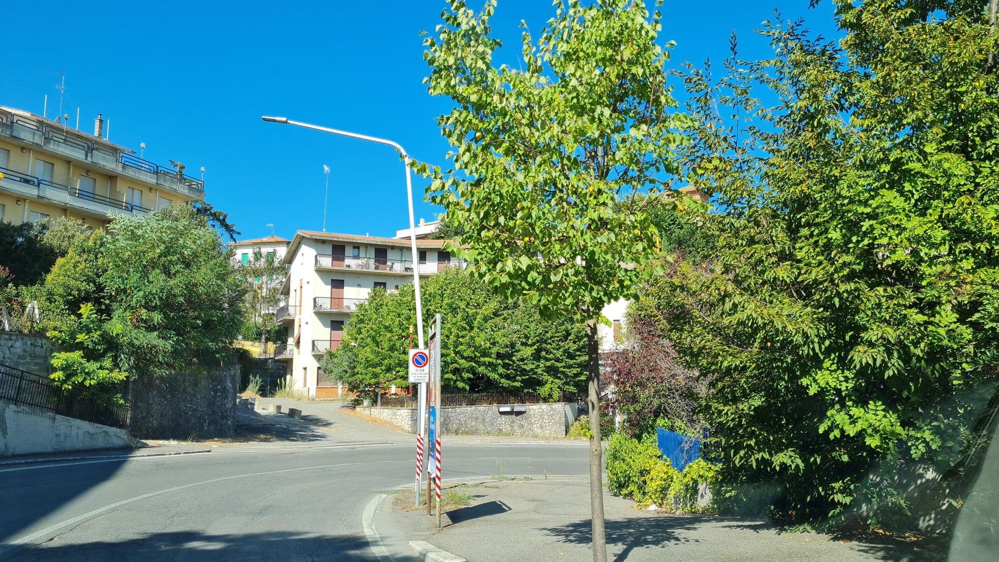 Street view near Palazzo Belvedere Chianciano Hotel & Restaurant, Chianciano Terme — © laniuscollurio (CC BY-SA · Mapillary)