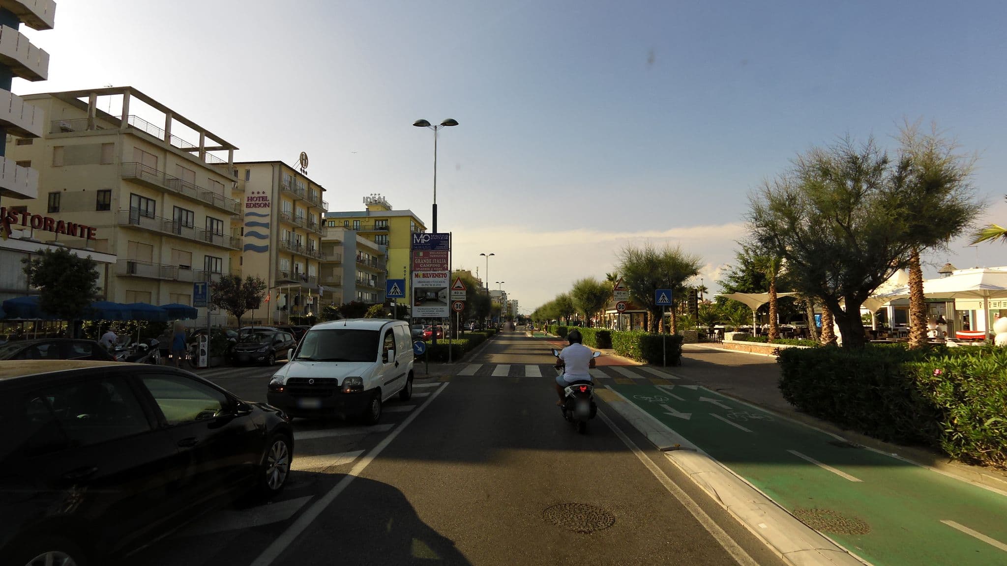 Street view near Hotel Ariston (2024 nuova gestione), Chioggia — © czmrtn (CC BY-SA · Mapillary)