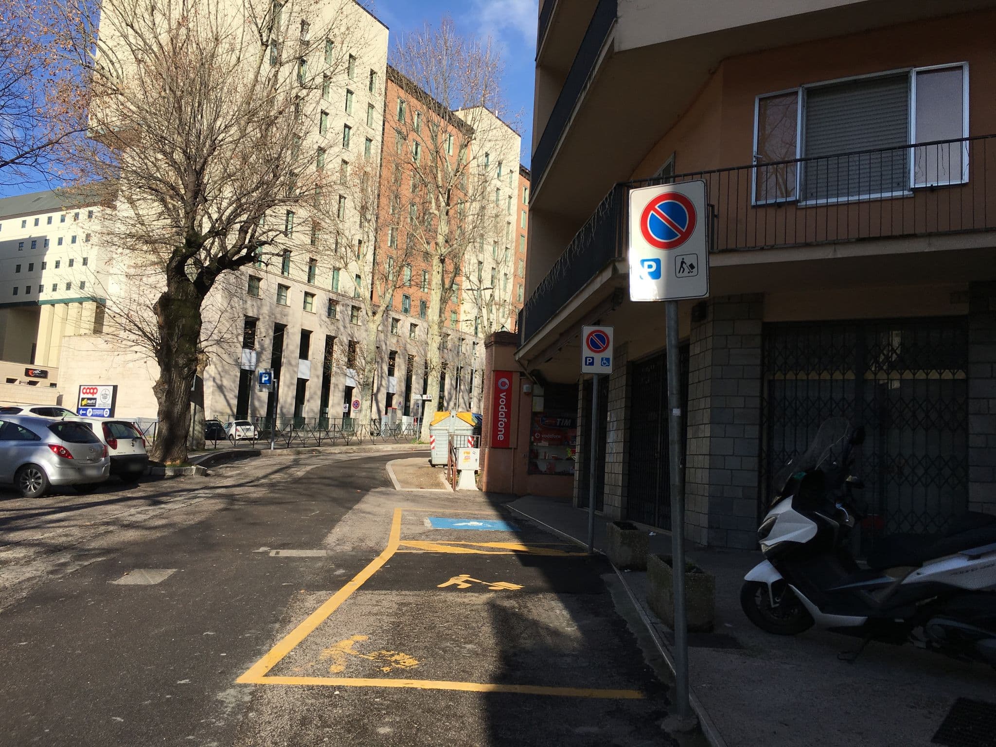 Street view near Hotel Astor Perugia, Perugia — © argoho (CC BY-SA · Mapillary)