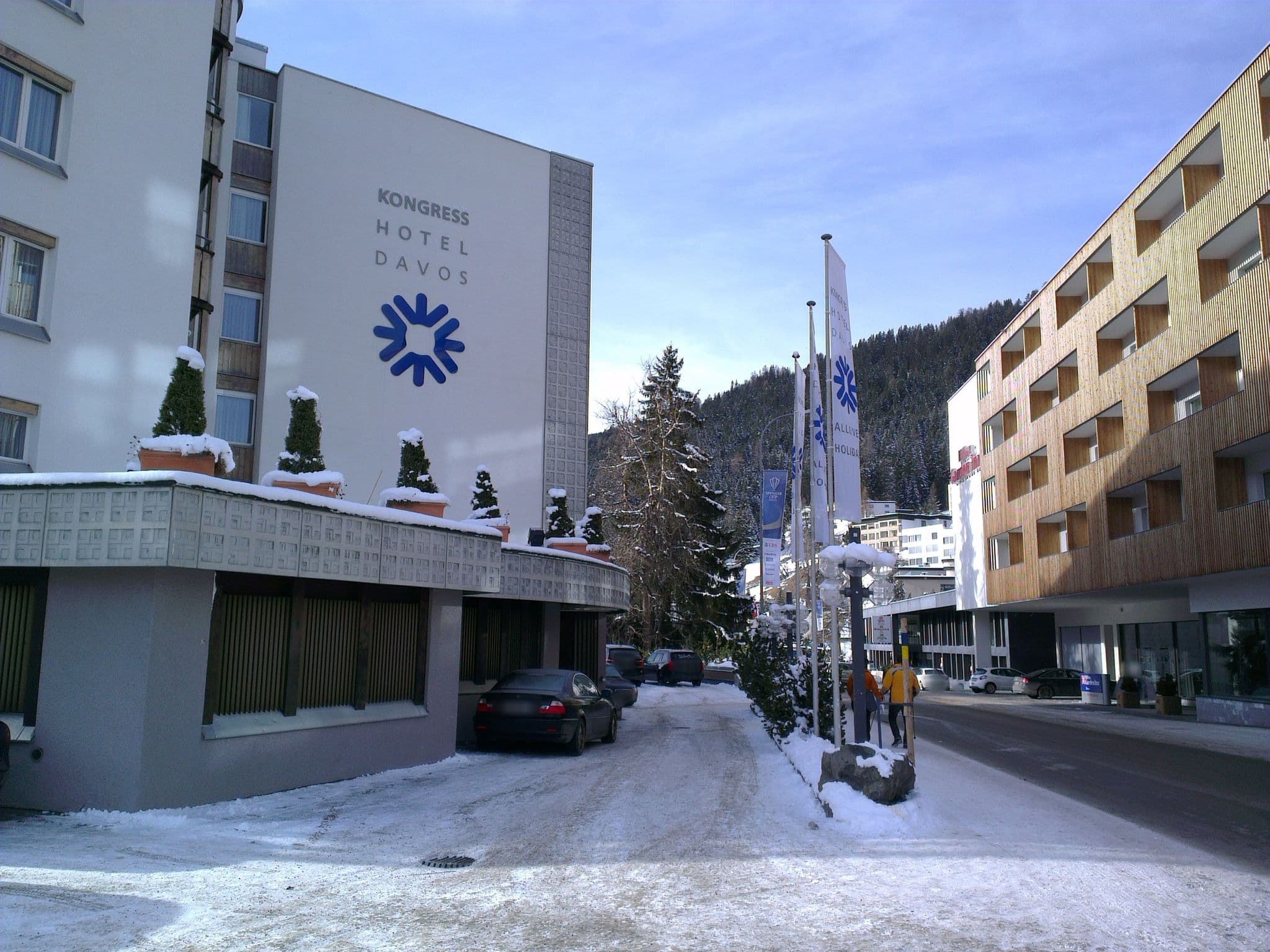 Street view near Kongress Hotel, Davos — © sarawabreus (CC BY-SA · Mapillary)