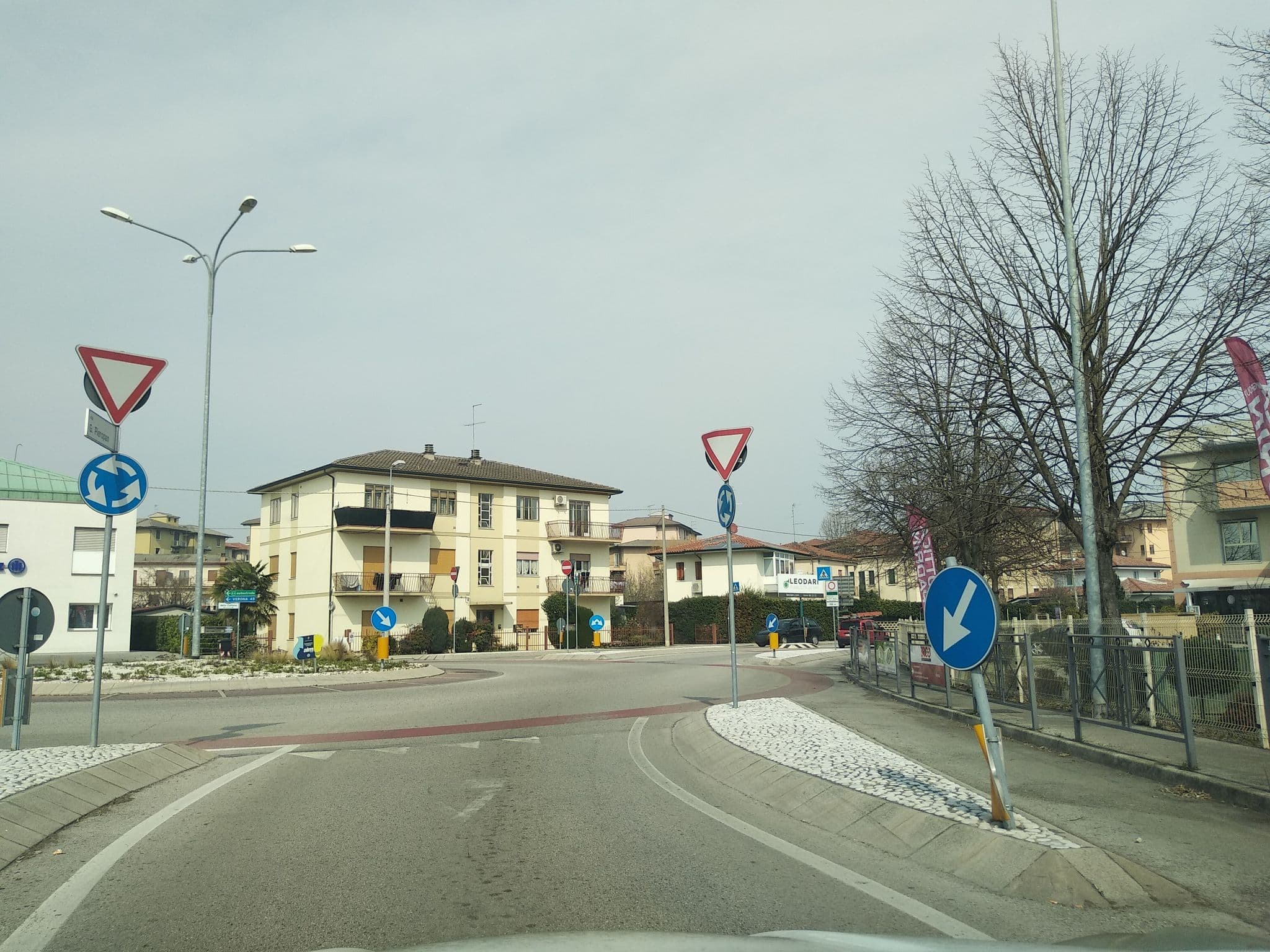 Street view near HOTEL VERDI VICENZA, Vicenza — © isoipsa (CC BY-SA · Mapillary)