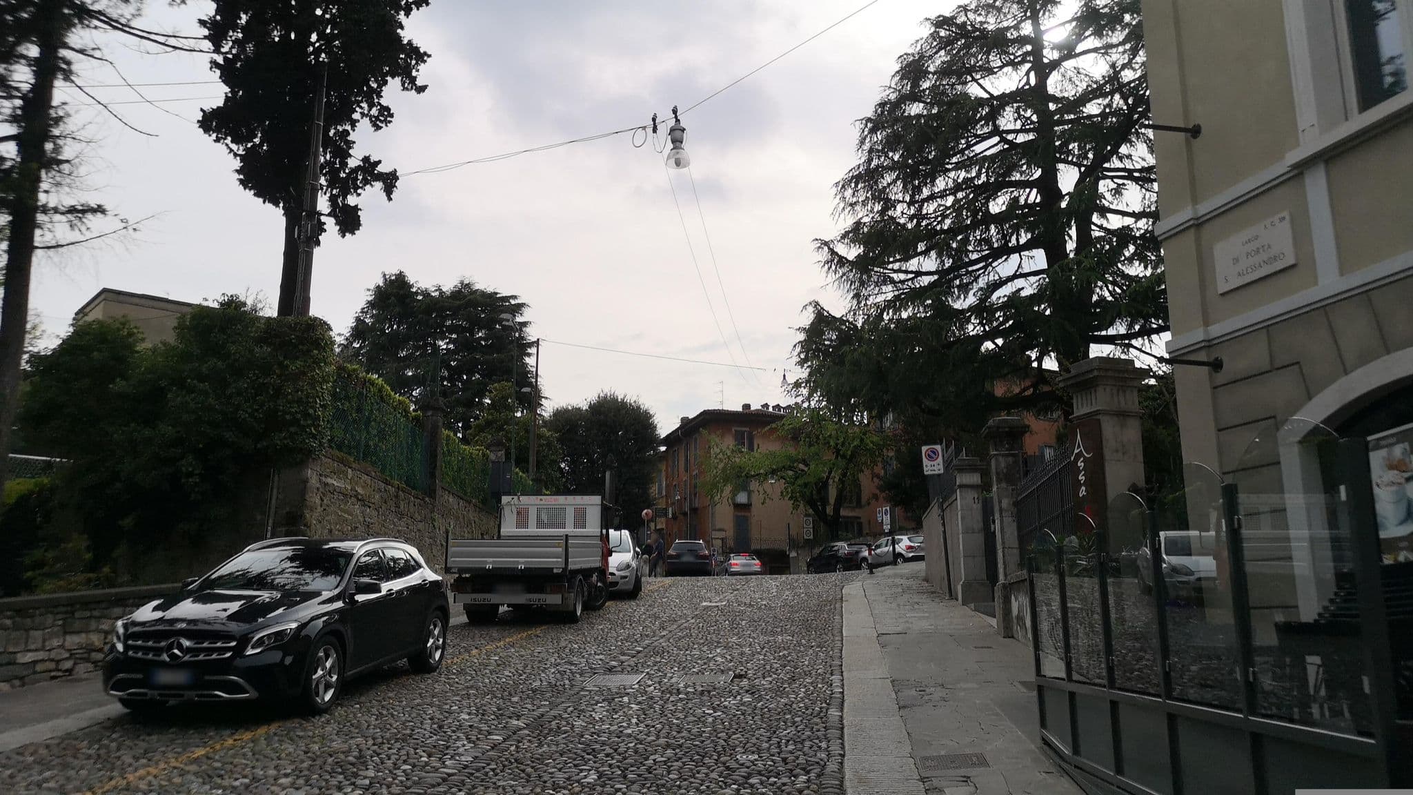 Street view near Fuoriporta House Bar, Bergamo