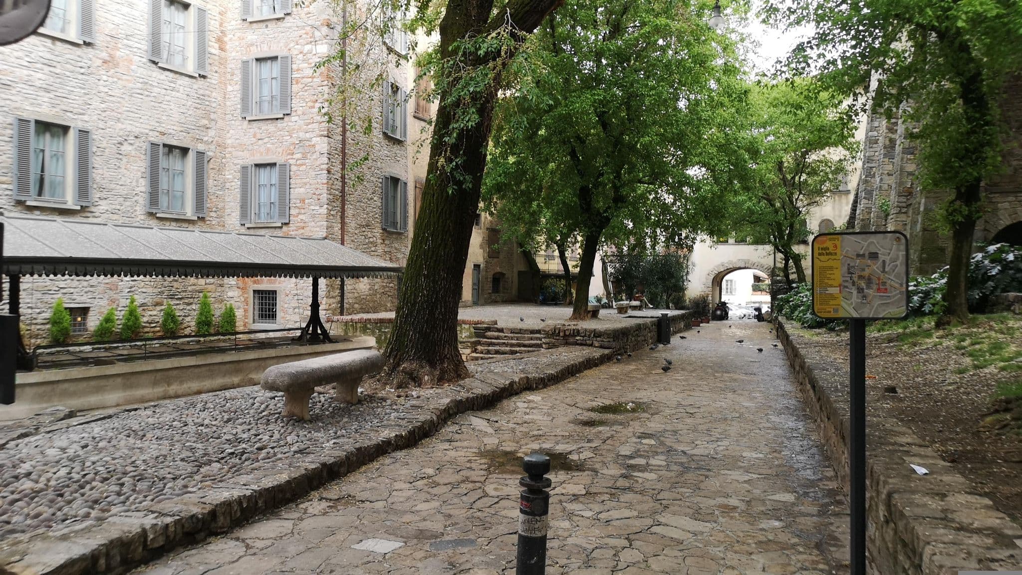 Street view near Gombit Hotel Bergamo, Bergamo