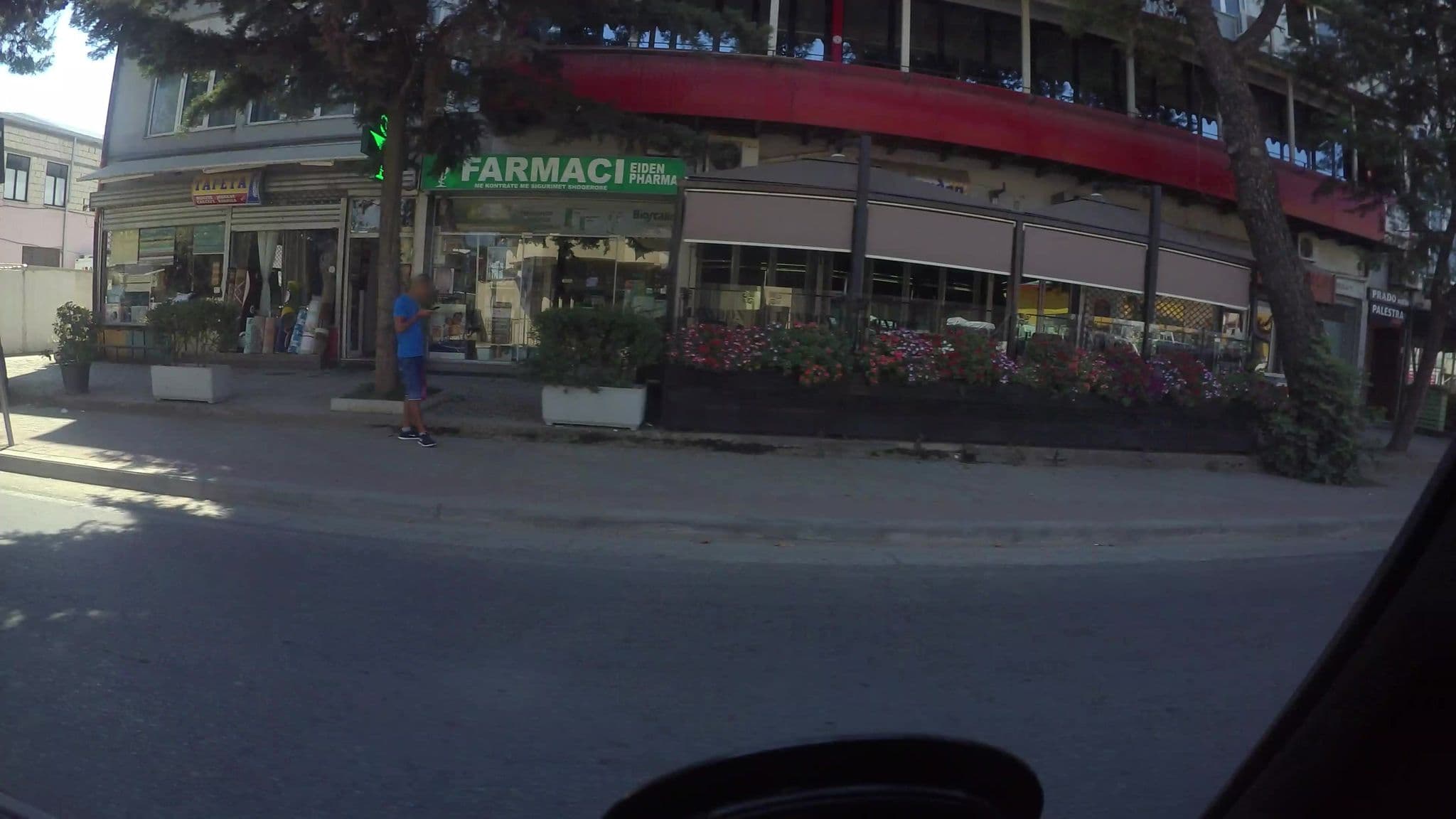 Street view near Bujtina e Gjelit, Tirana