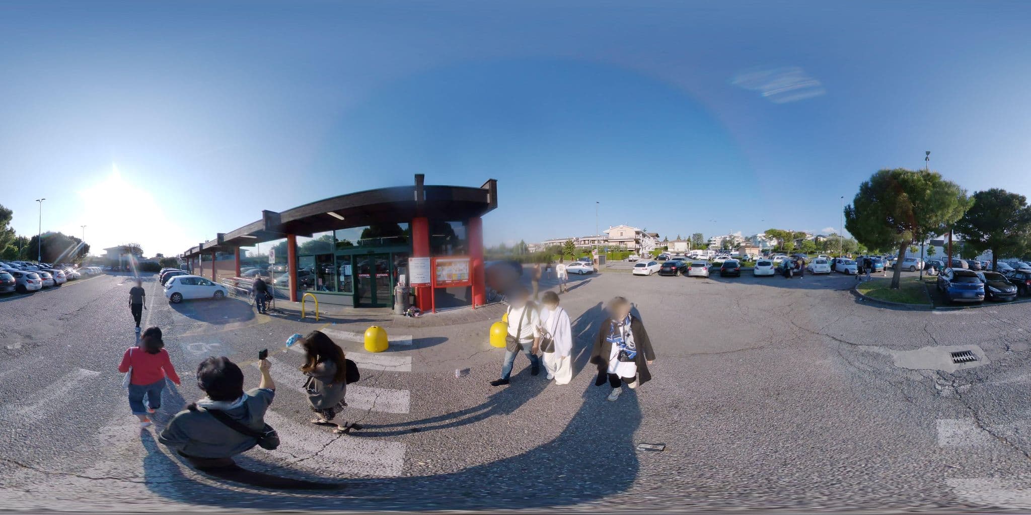 Street view near Residence Spiaggia d'Oro Desenzano del Garda, Desenzano del Garda — © mapconcierge (CC BY-SA · Mapillary)