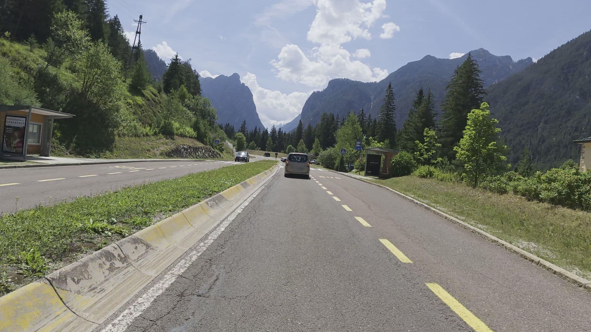 Street view near Hotel Baur Al Lago, Dobbiaco — © Guzzi_Franze (CC BY-SA · Mapillary)
