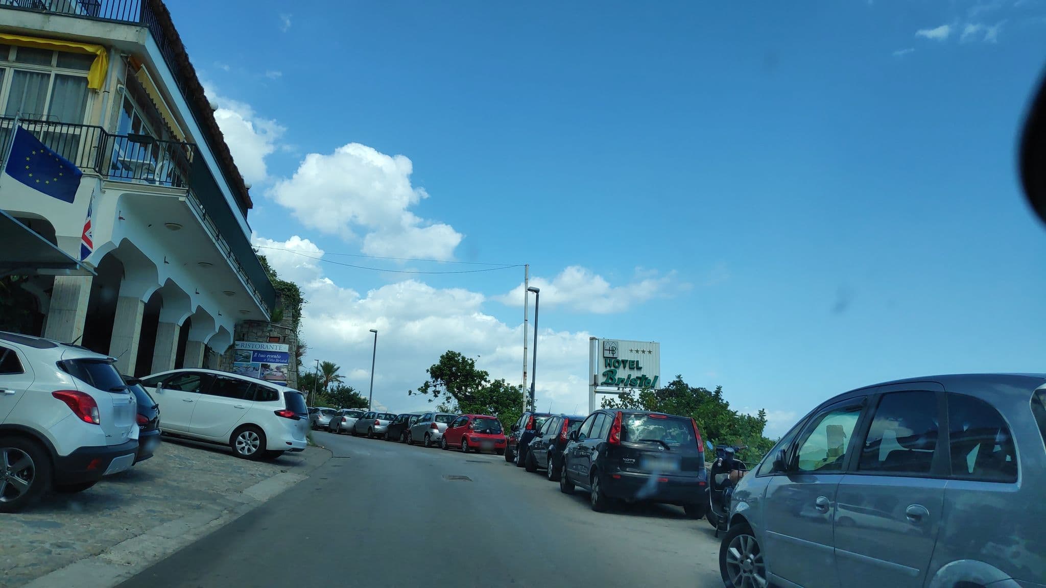 Street view near Hotel Bristol, Vietri sul Mare — © marcuscalabresus (CC BY-SA · Mapillary)
