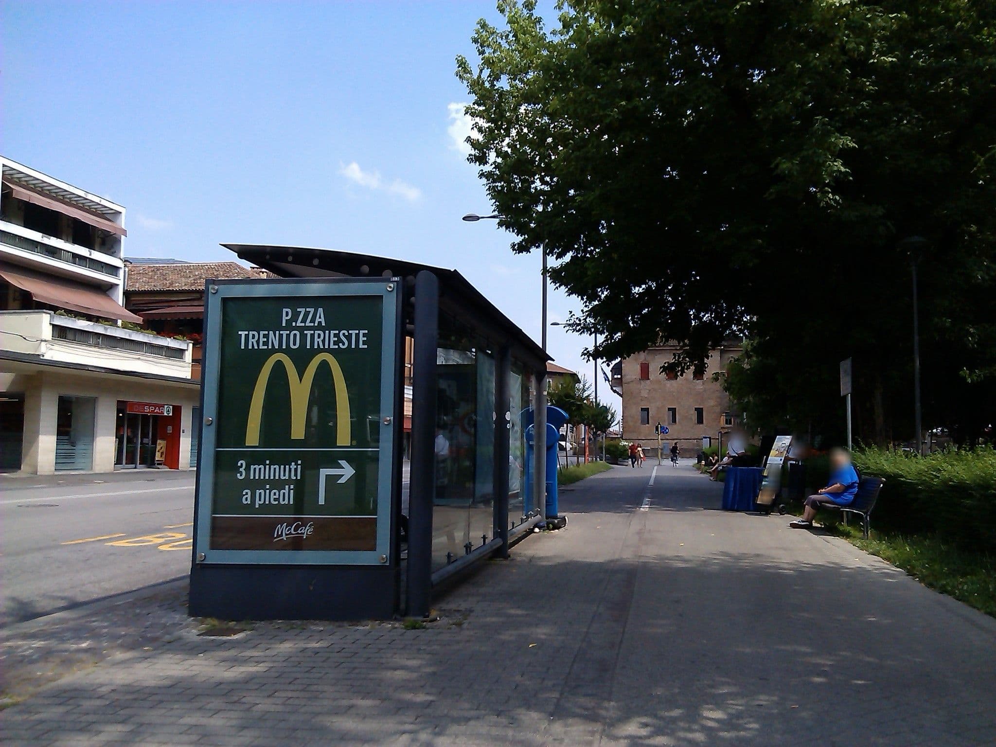Street view near Hotel Dinosauro, Ferrara — © changchun1 (CC BY-SA · Mapillary)