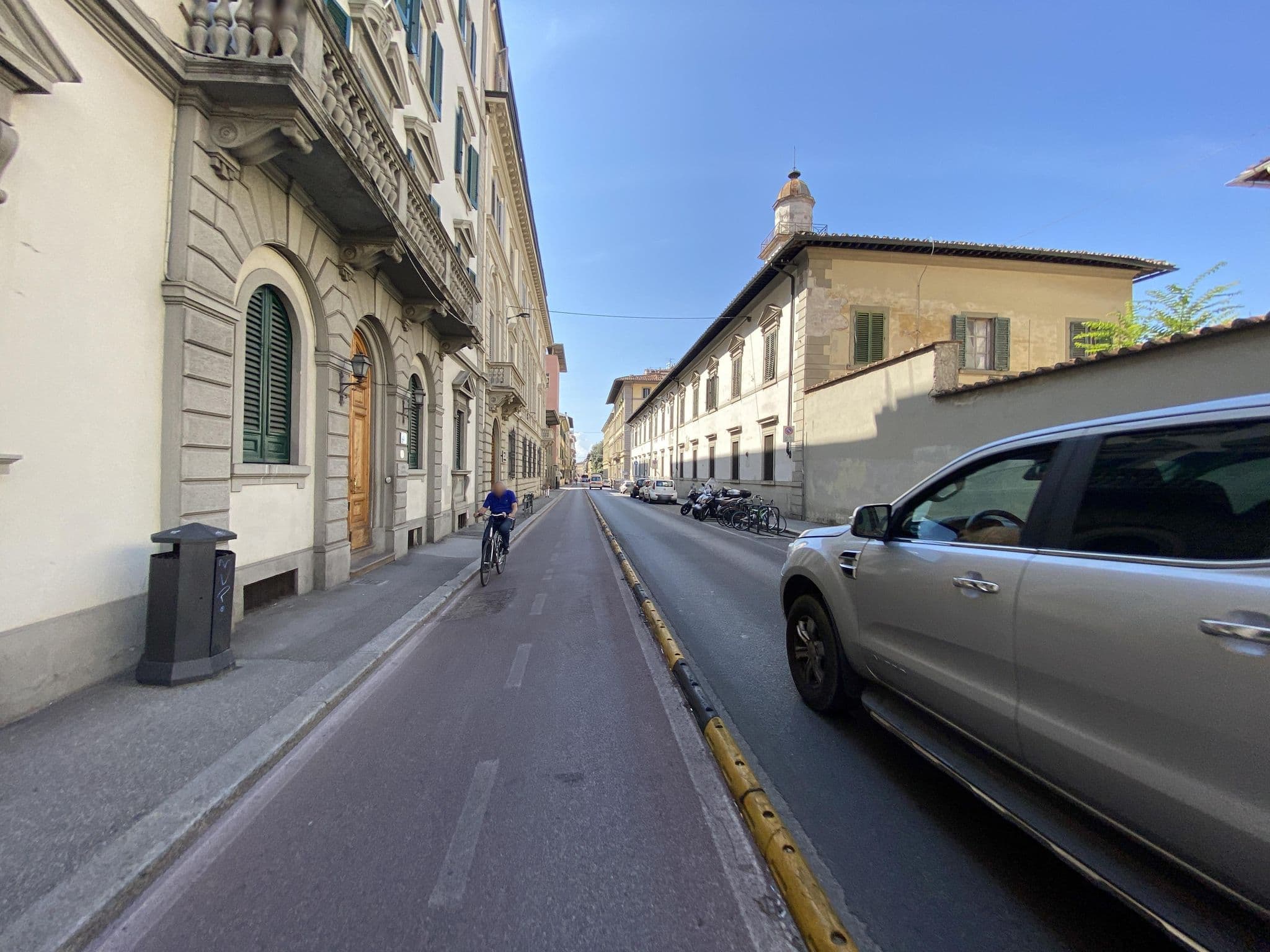 Street view near Albergo Cordova, Florence