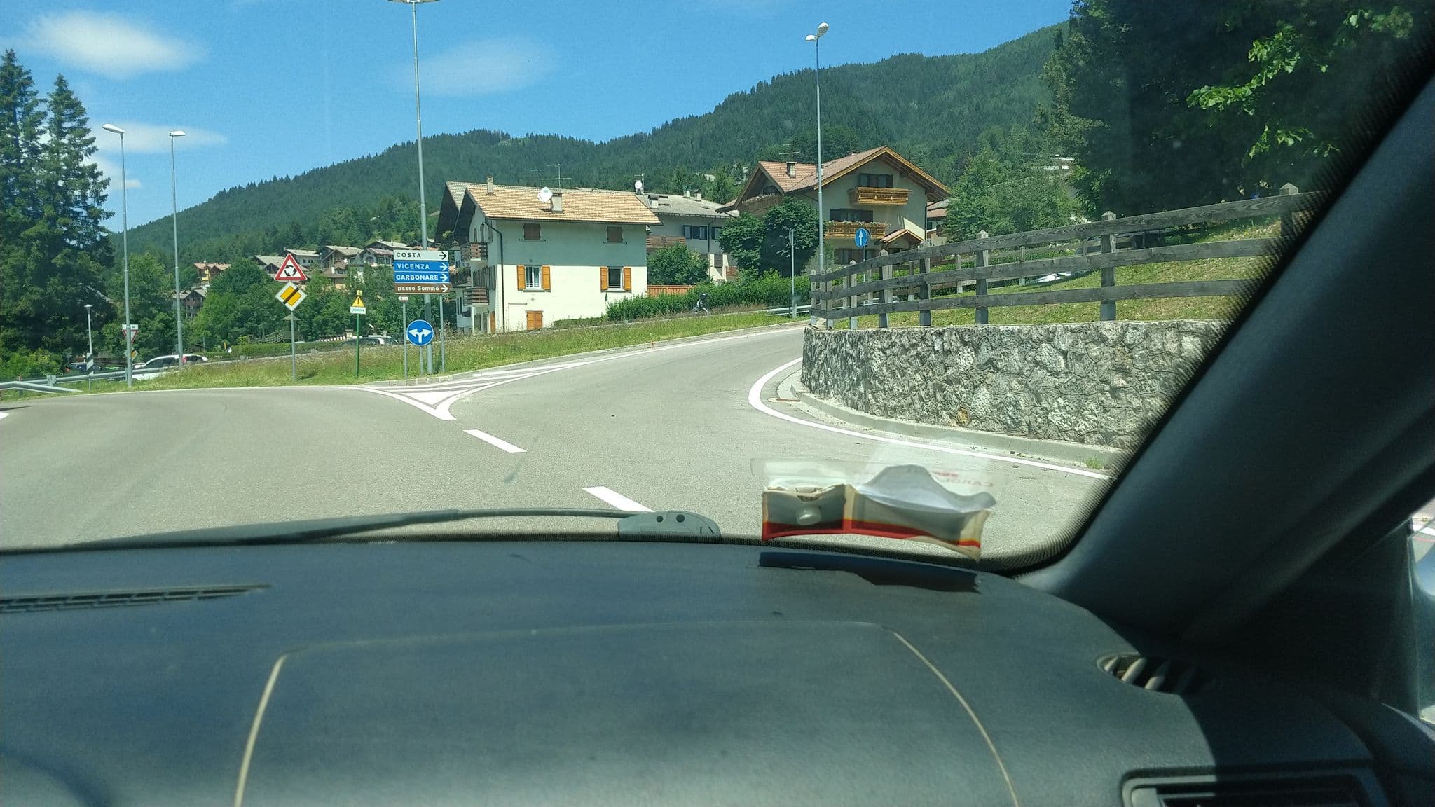 Street view near Park Hotel Miramonti Folgaria - Alpe Cimbra, Folgaria — © alibaba99 (CC BY-SA · Mapillary)